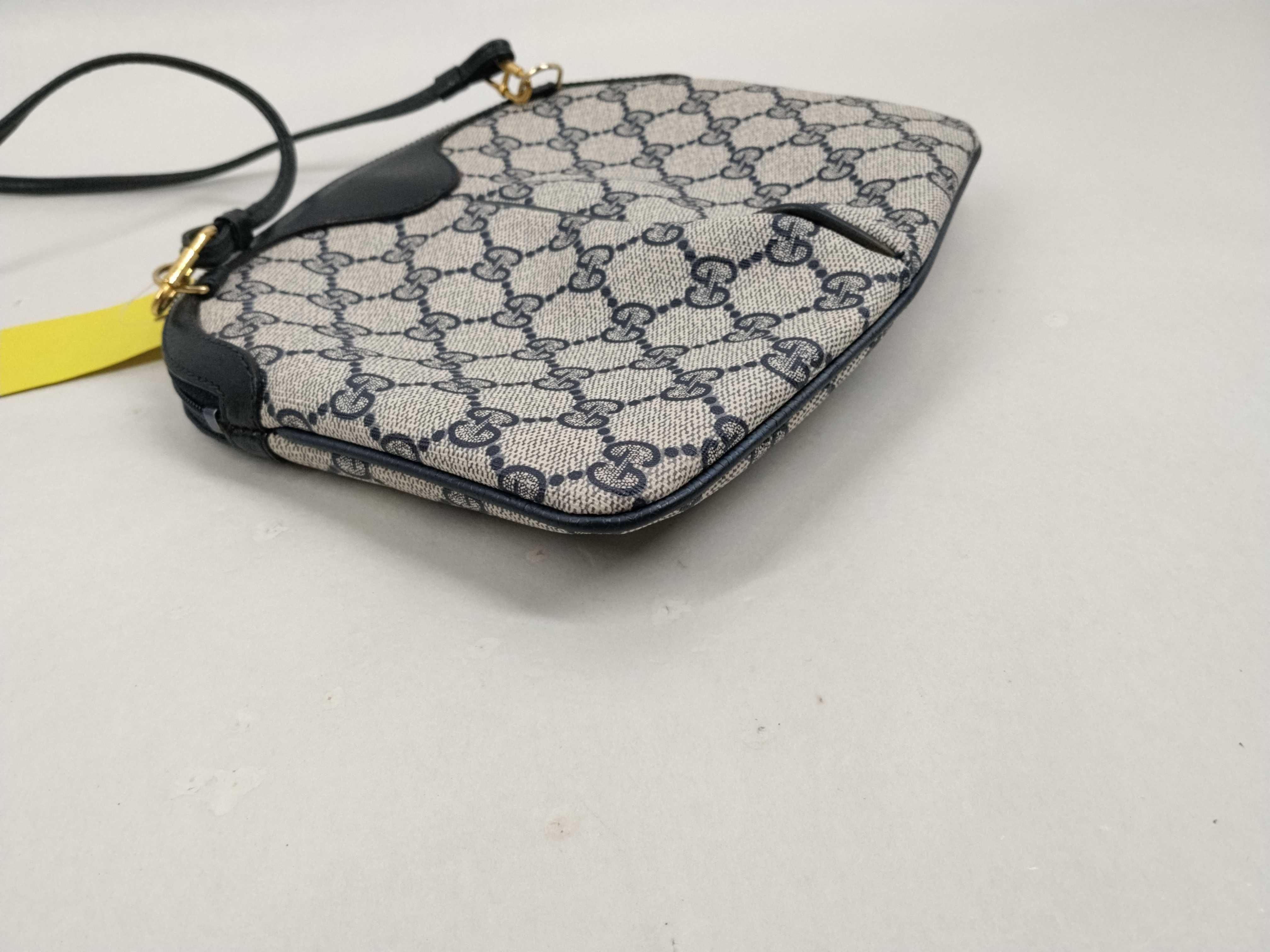Old GG Supreme 904 02 047 Shoulder Bag — view 4