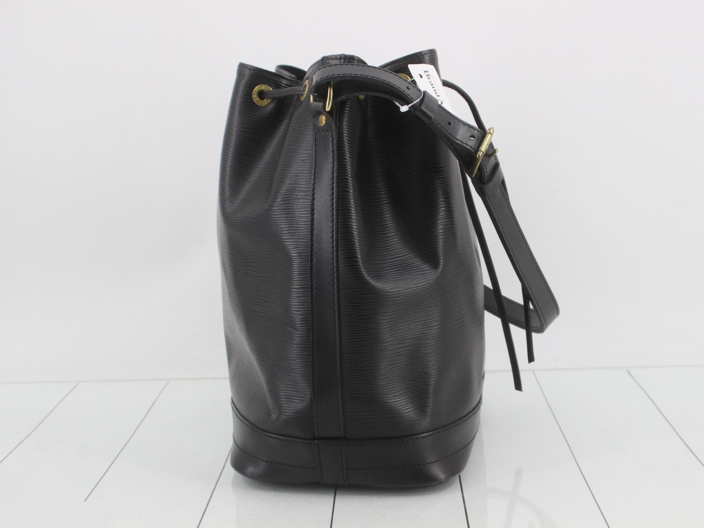Noé Noir — view 4
