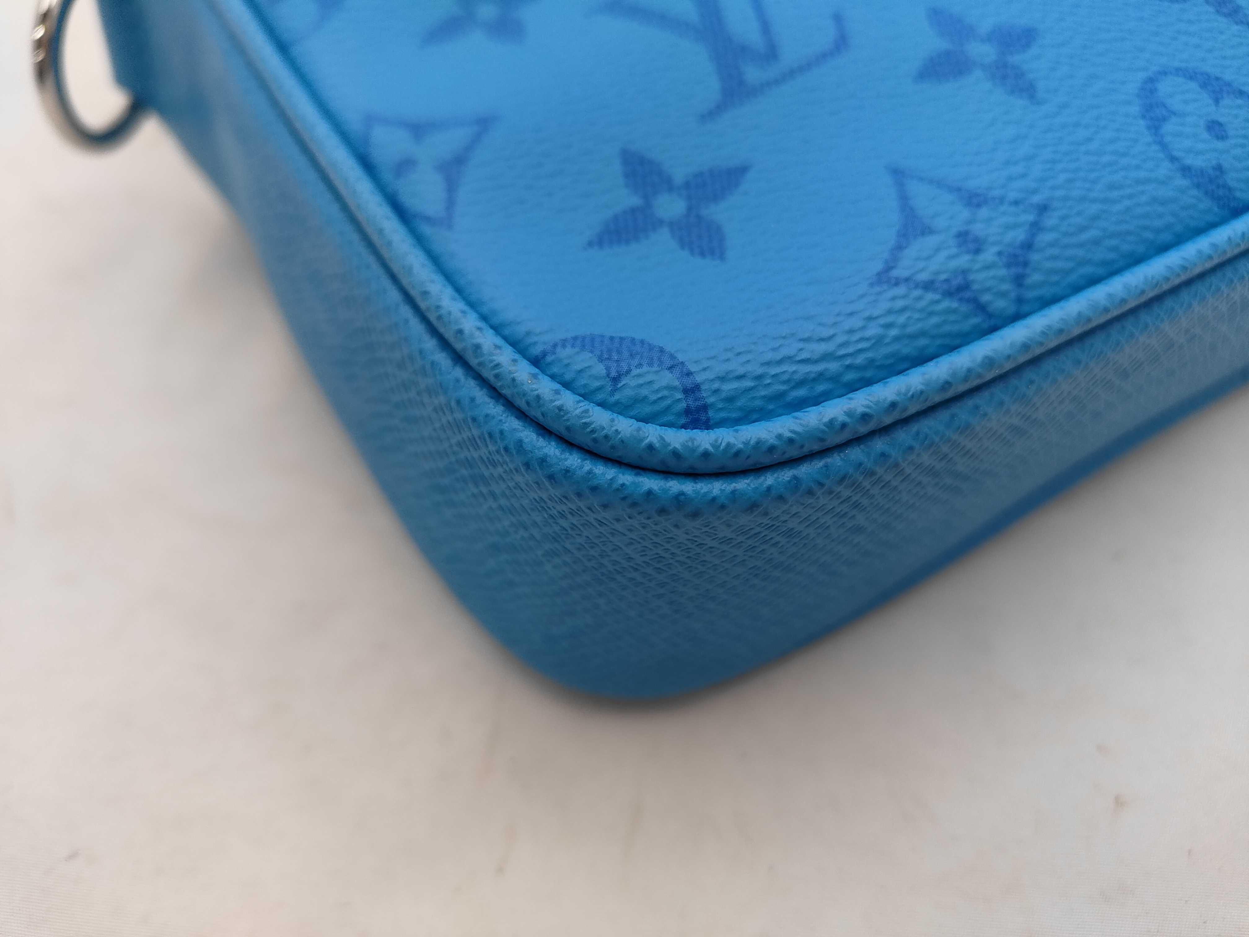 Trio Messenger M27641 Taigarama Shoulder Bag — view 3