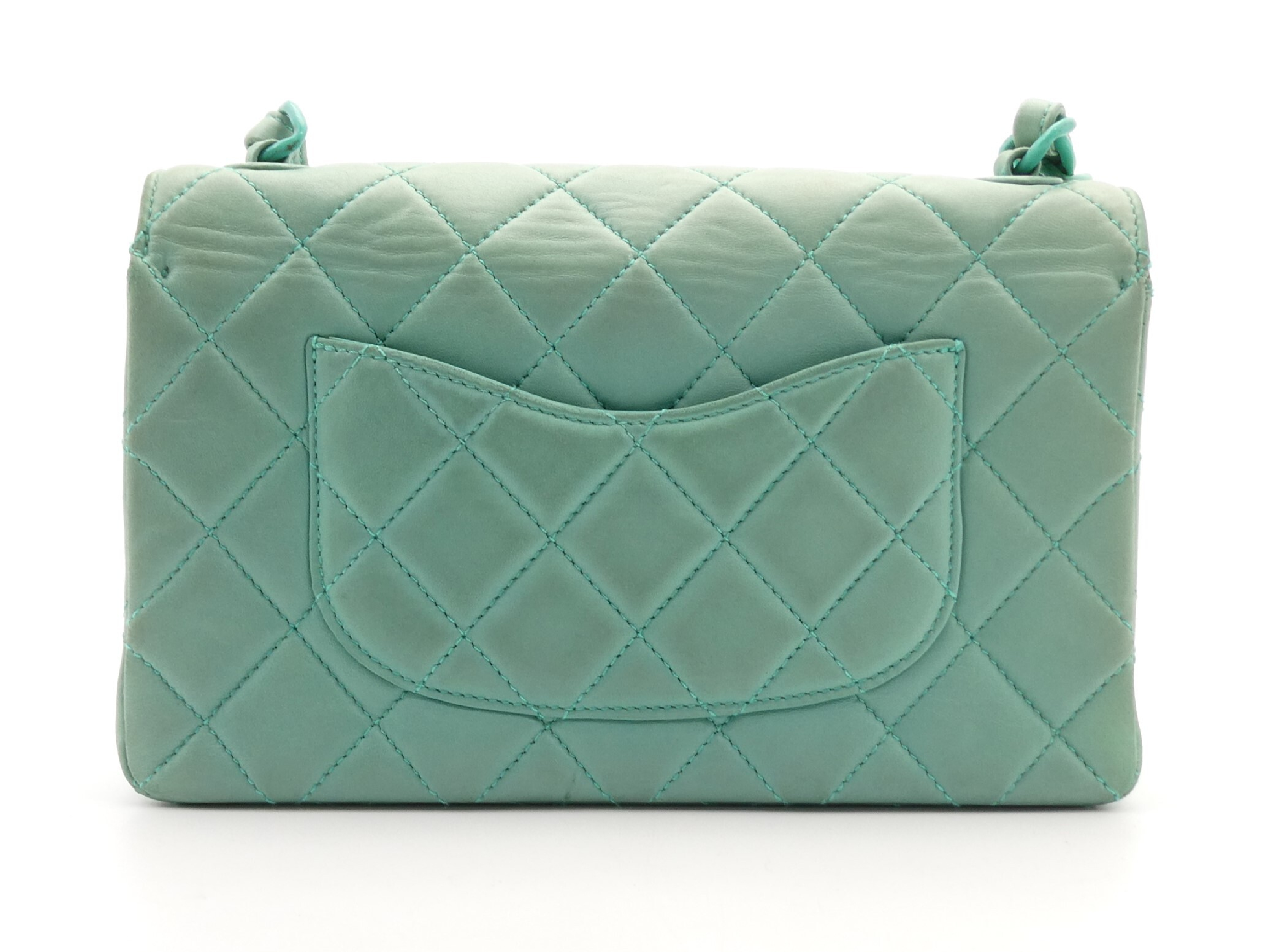 Matelassé Coco Mark Turnlock Chain Shoulder Bag — view 2