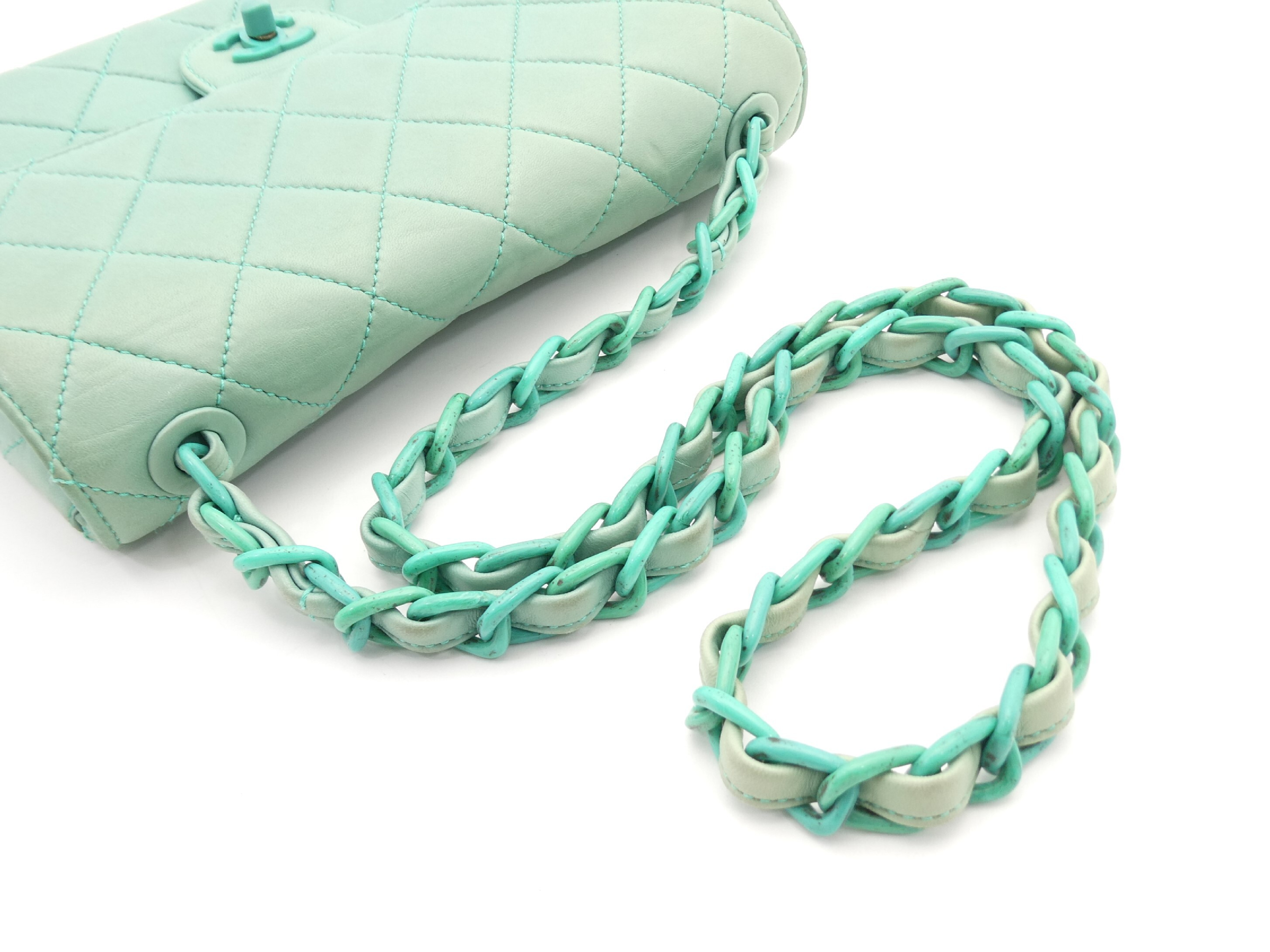 Matelassé Coco Mark Turnlock Chain Shoulder Bag — view 6
