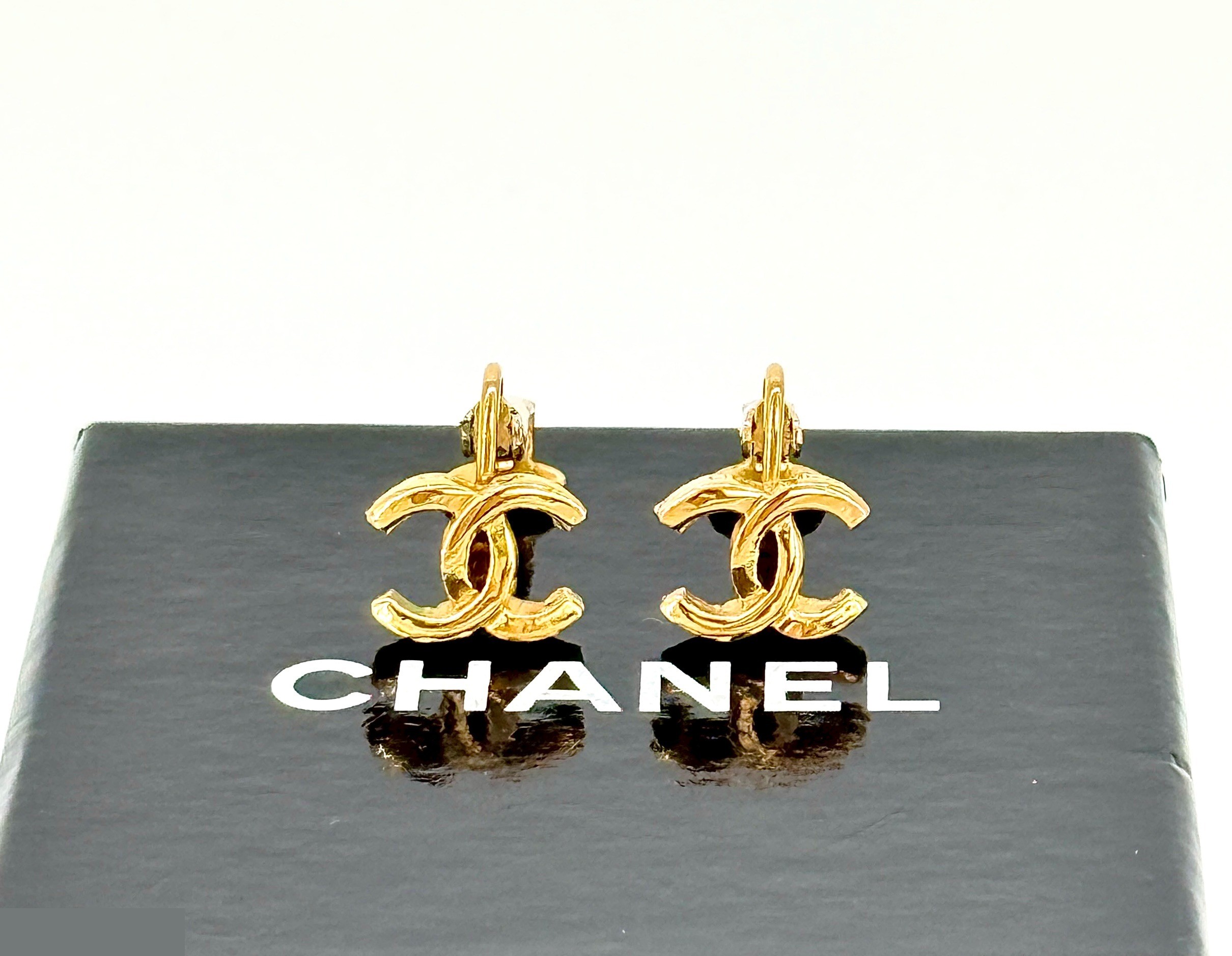 Coco Mark Earrings (Precious Metal) / GP Earrings, with Box — view 2