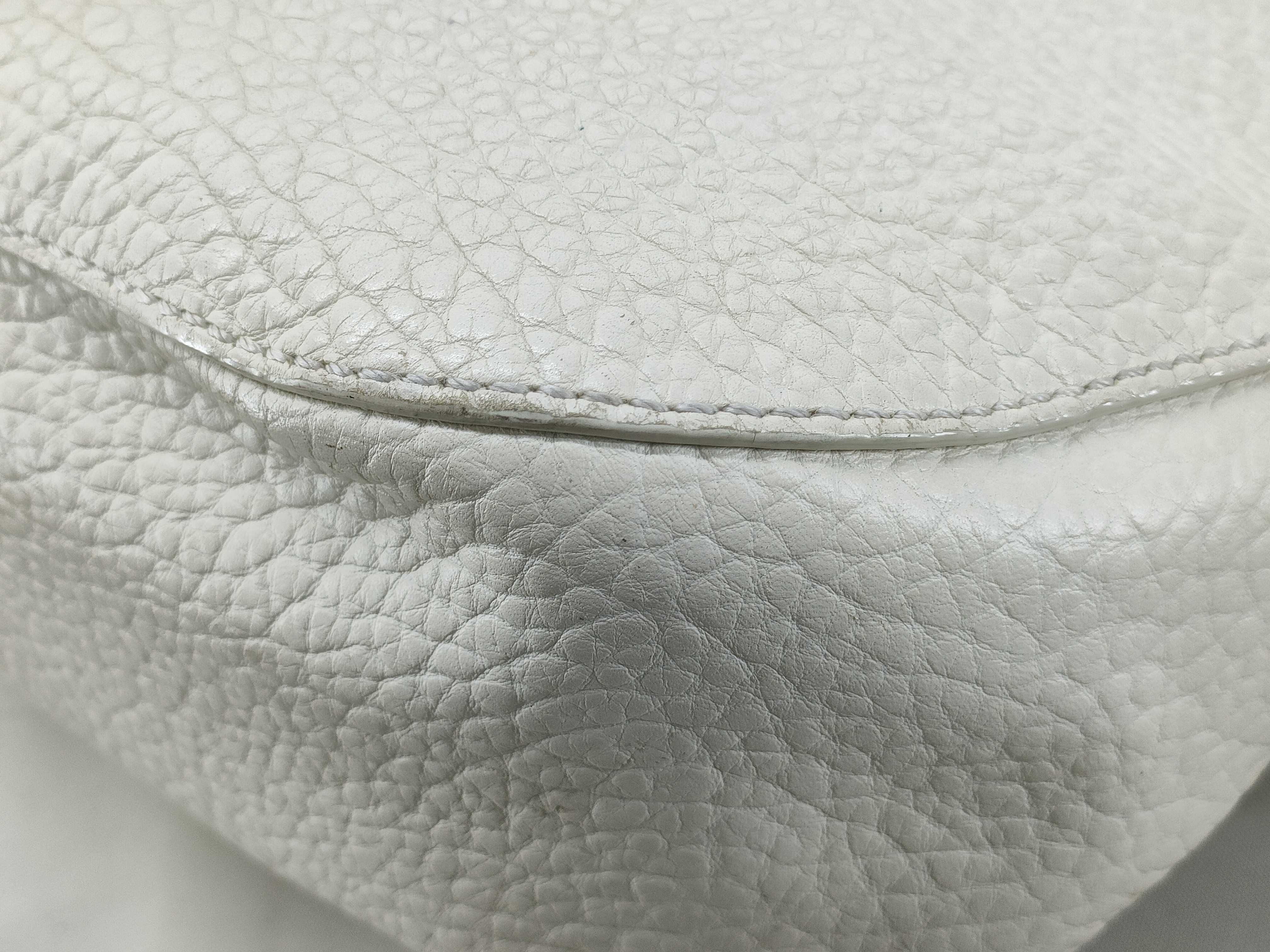 handbag — view 3