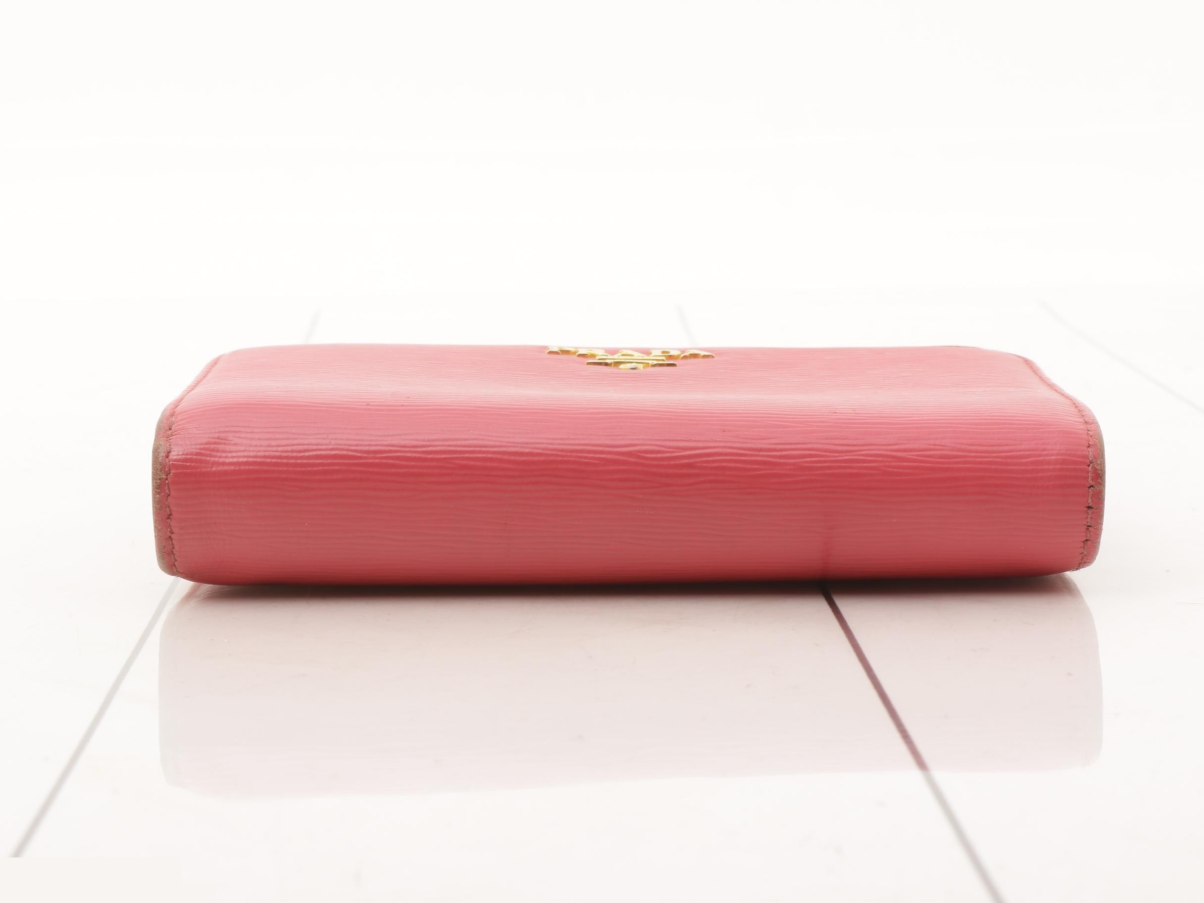 Other lines: Bags and Wallets — view 3