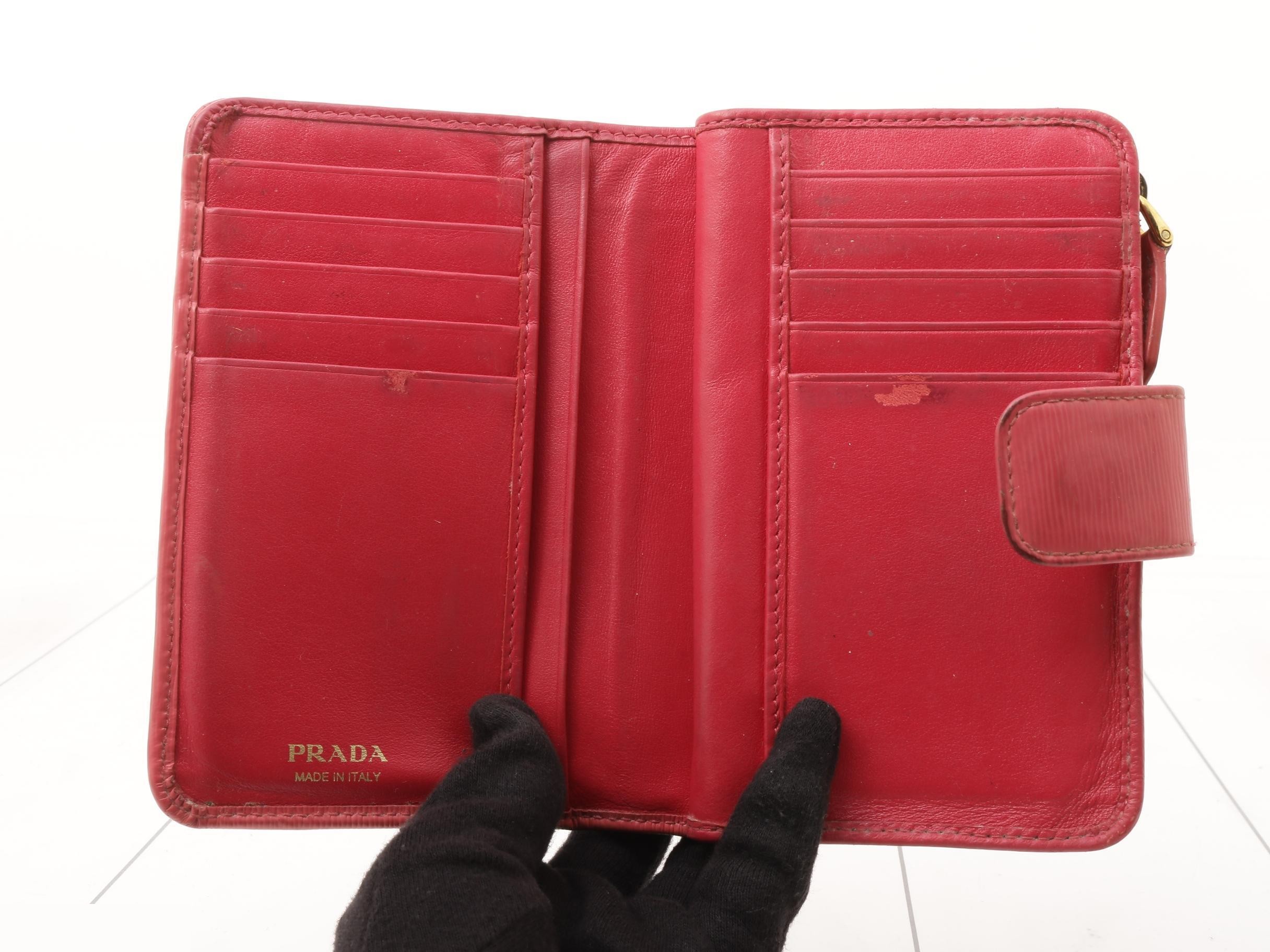 Other lines: Bags and Wallets — view 4