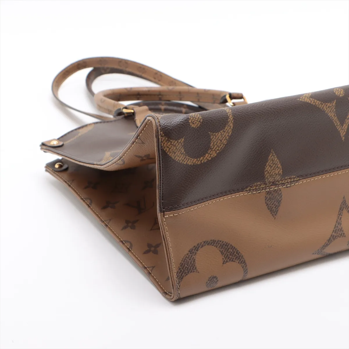 Giant Monogram Reverse OnTheGo MM M45039 FX0260 Brown (RFID detected) — view 4