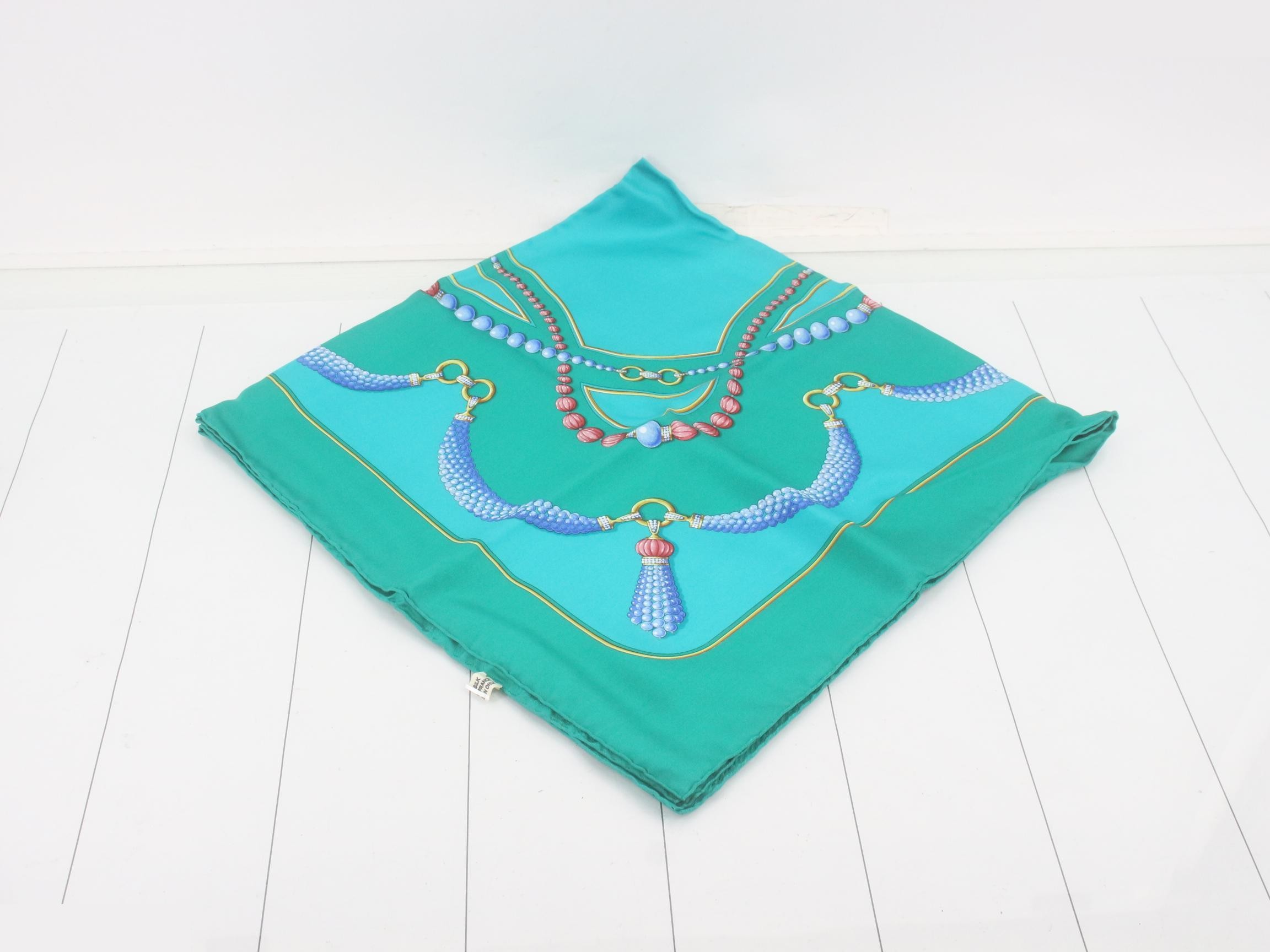 scarf — view 2