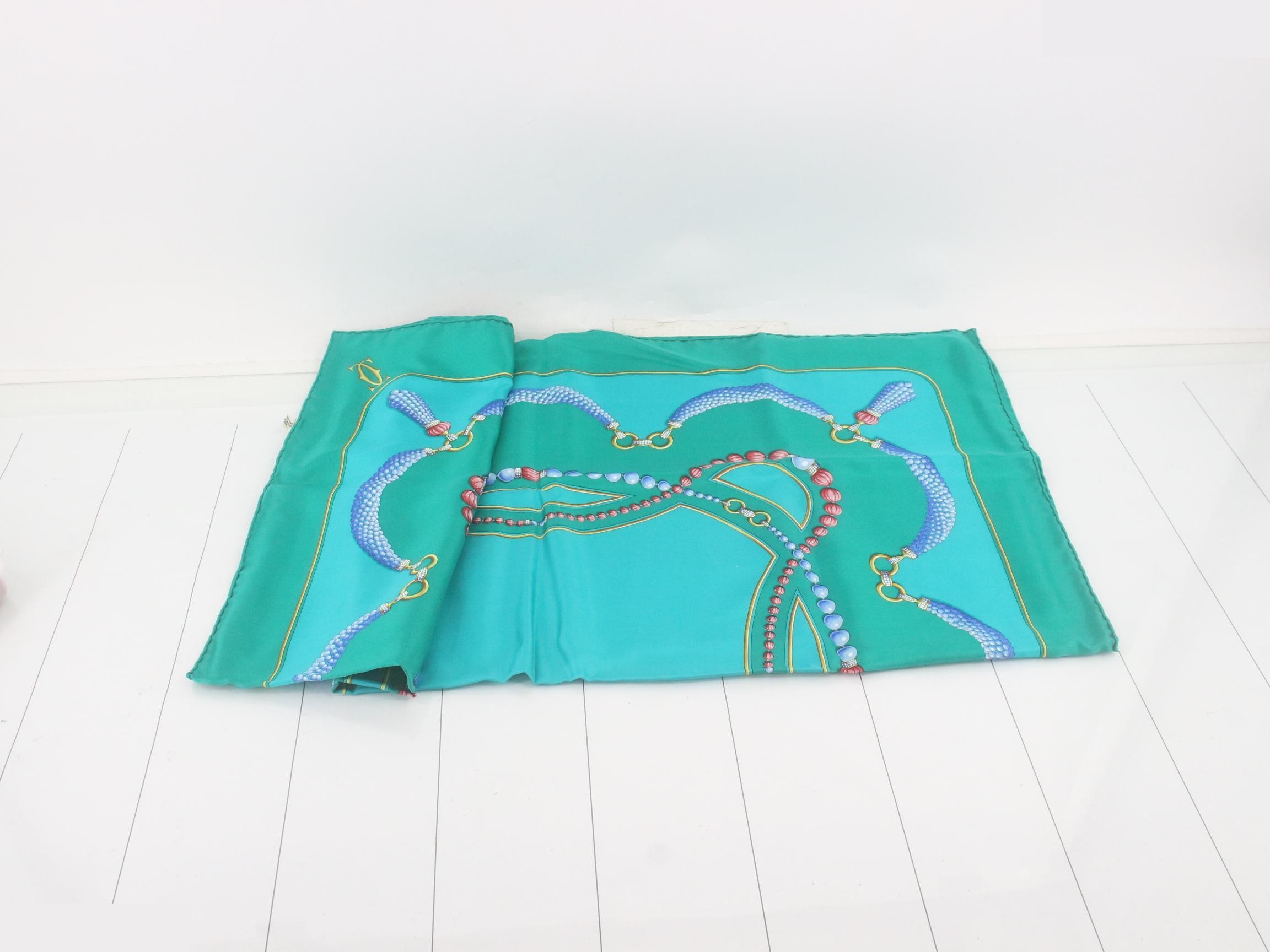 scarf — view 3