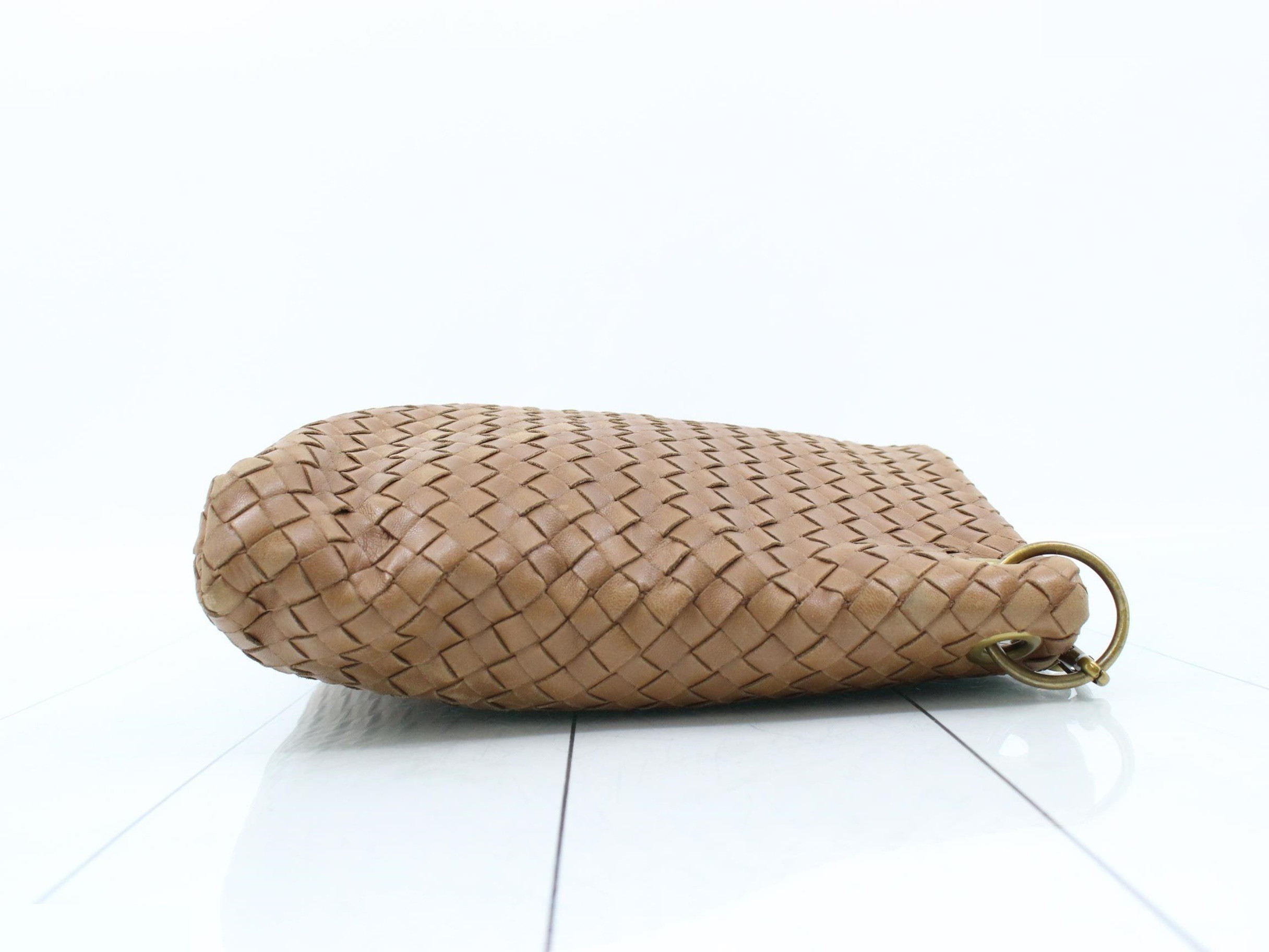 Intrecciato (bag) - Shoulder bag - Brown — view 3
