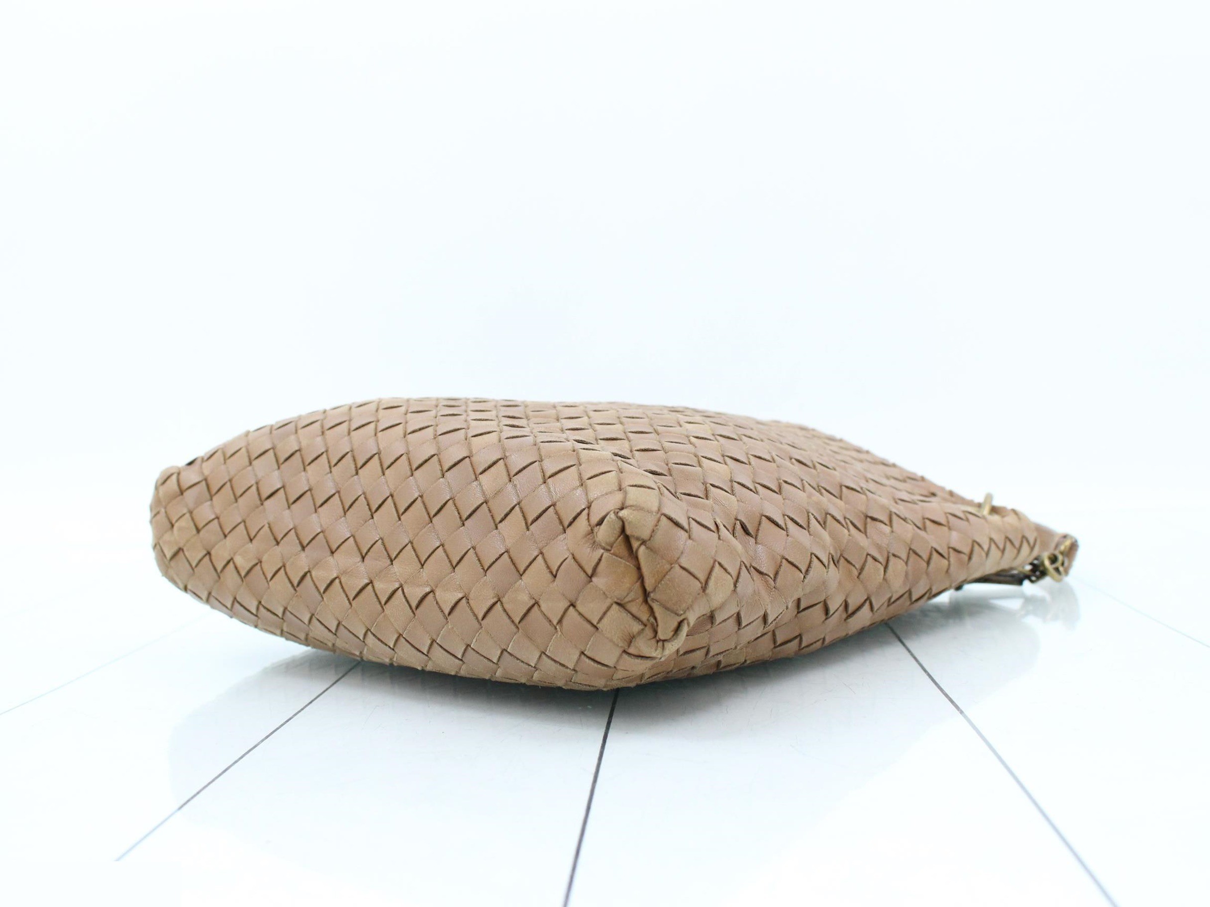 Intrecciato (bag) - Shoulder bag - Brown — view 6