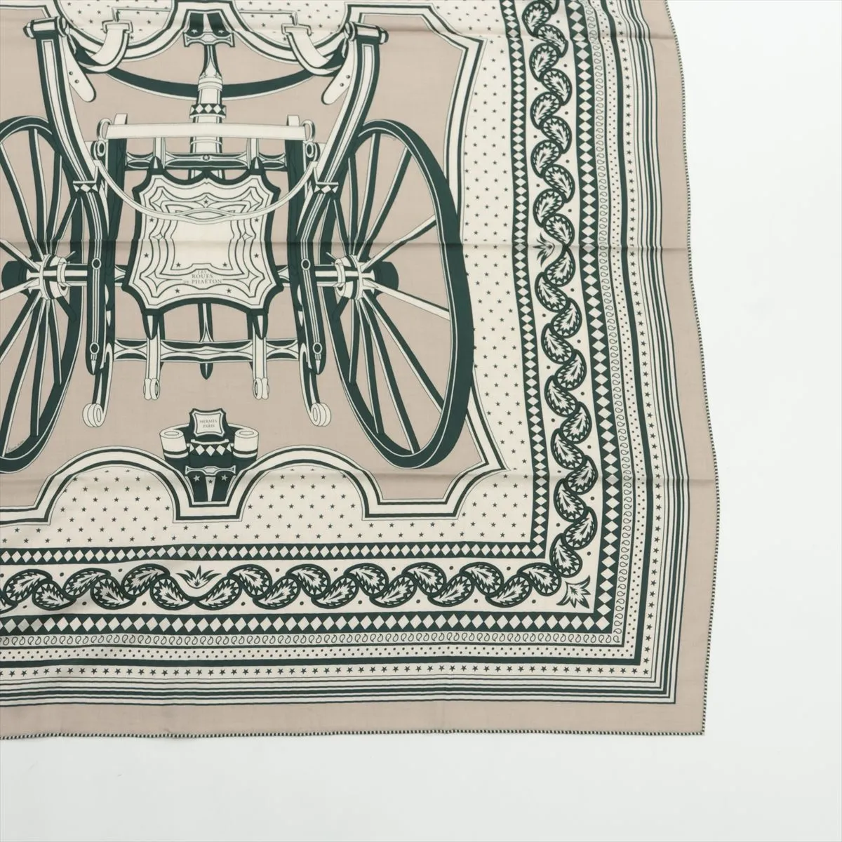 Carre Geant LES ROUES DE PHAETON four-wheeled carriage wheel stole, cashmere x silk, beige x green. Shows wear, — view 4