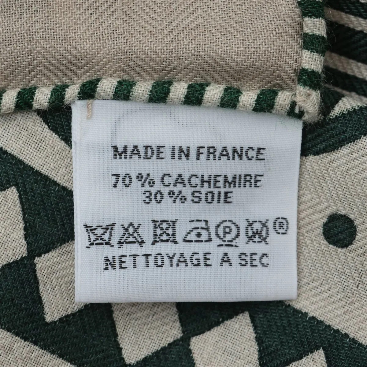 Carre Geant LES ROUES DE PHAETON four-wheeled carriage wheel stole, cashmere x silk, beige x green. Shows wear, — view 6