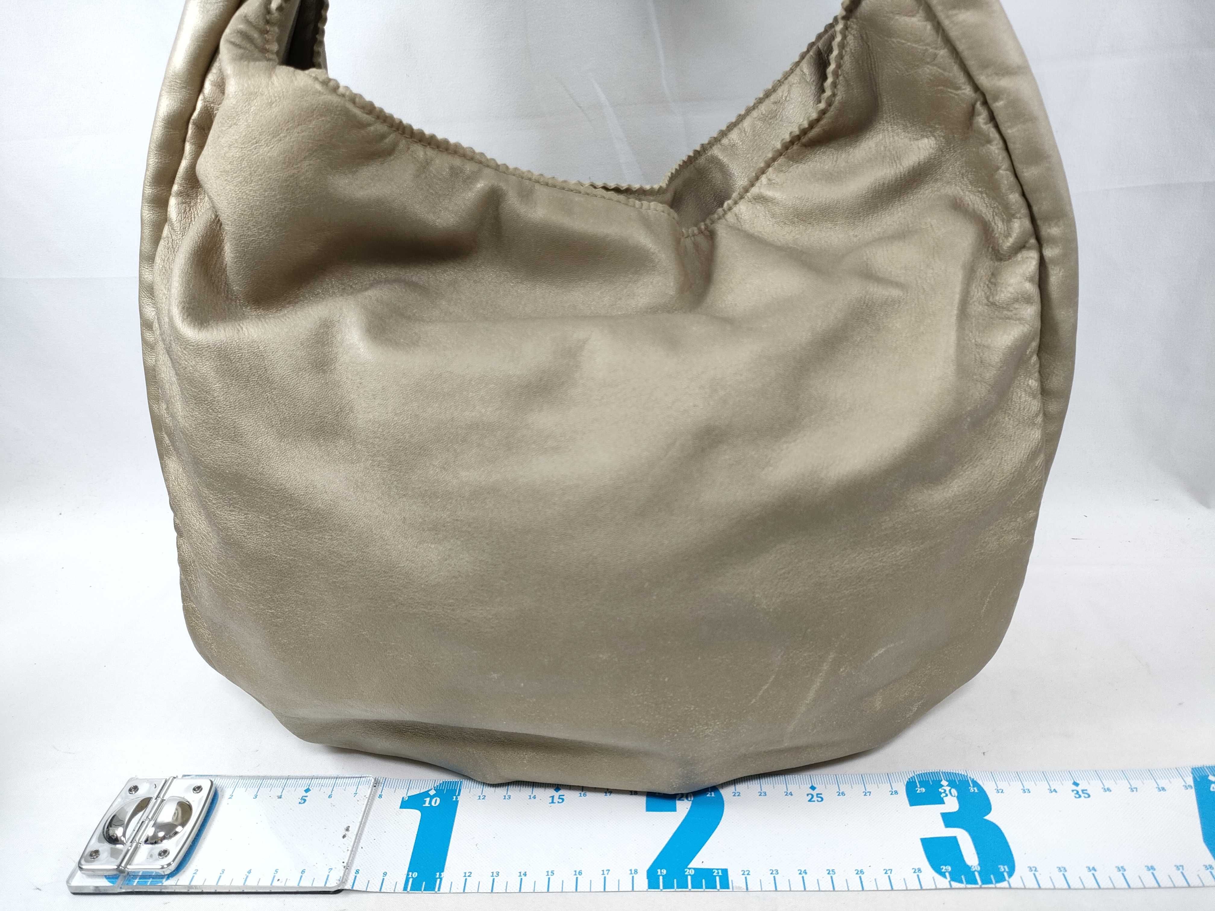 Viento Anagram Hobo Nappa Leather Gold One-Shoulder Bag (Shoulder Bag/Handbag) — view 2