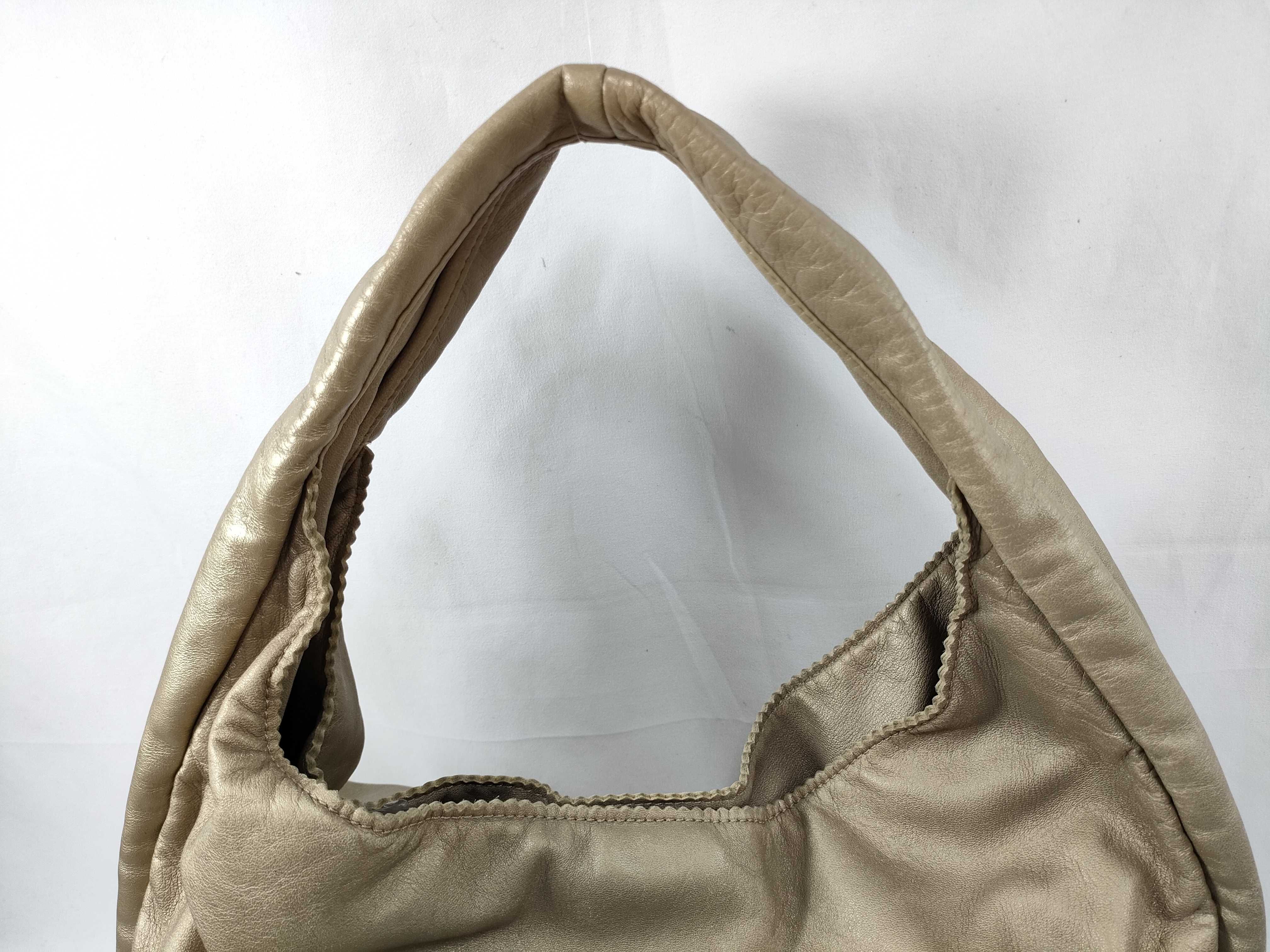 Viento Anagram Hobo Nappa Leather Gold One-Shoulder Bag (Shoulder Bag/Handbag) — view 3