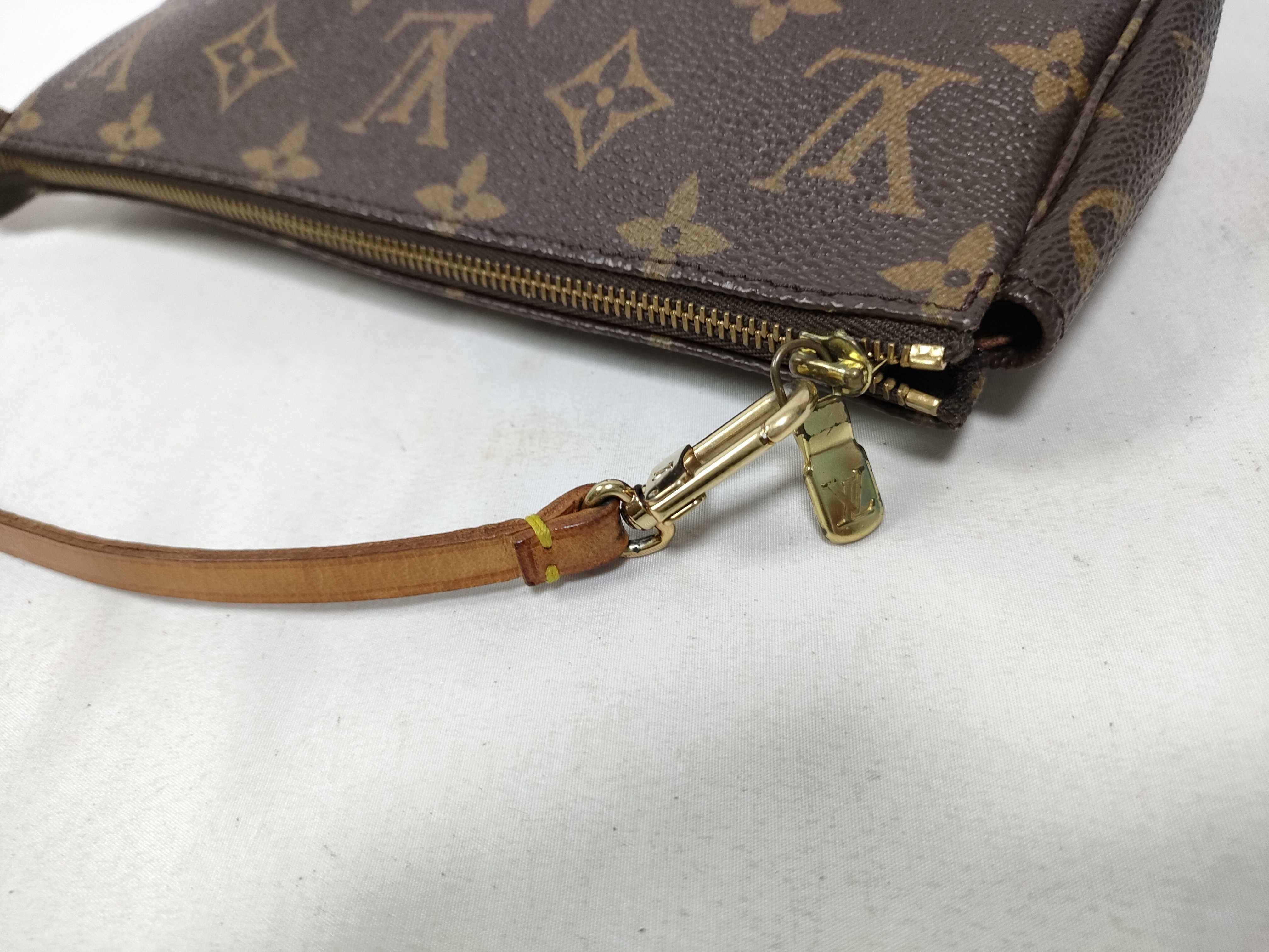 Monogram Louis Vuitton Monogram Accessoire Pouch — view 11