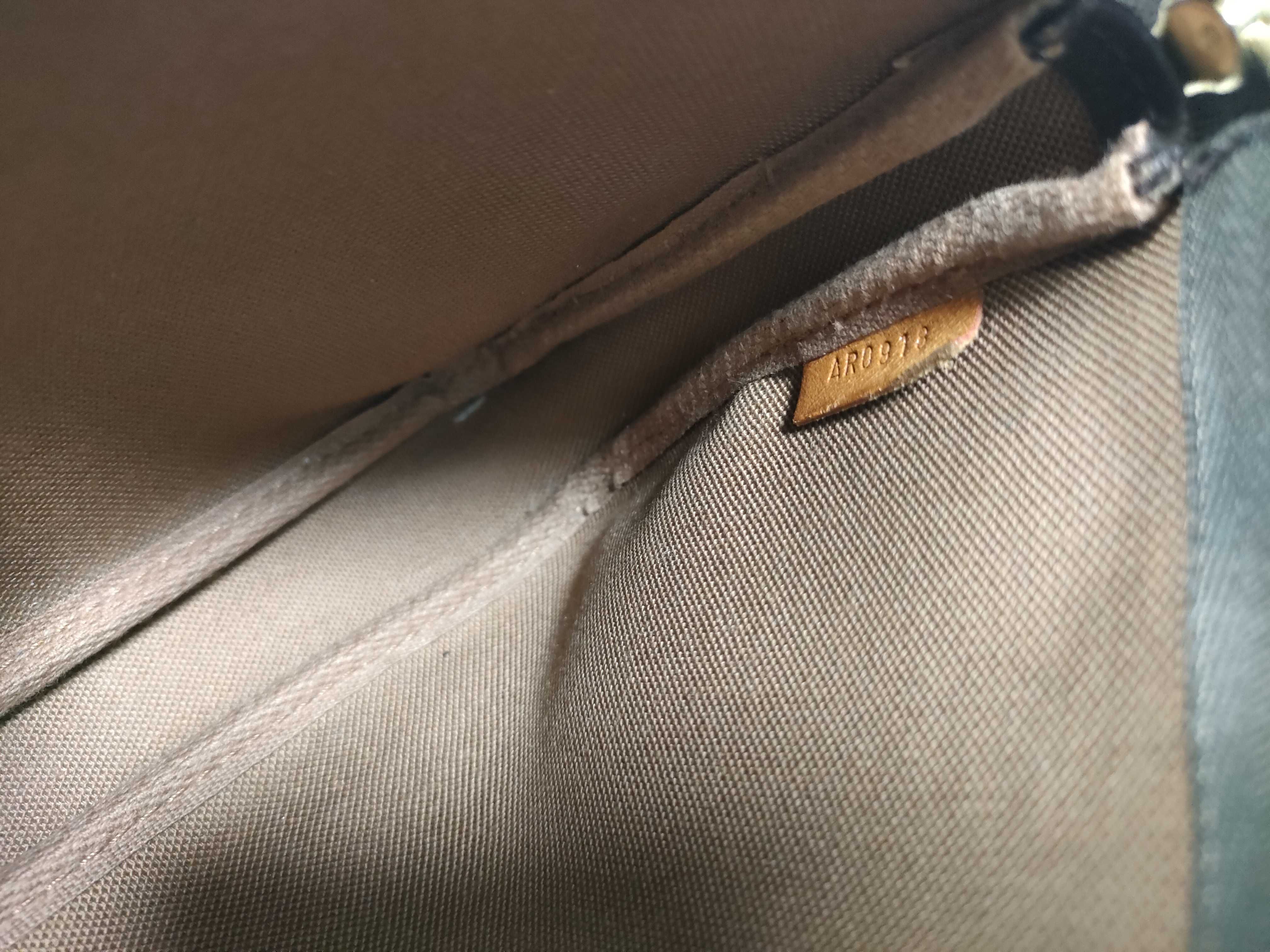 Monogram Louis Vuitton Monogram Accessoire Pouch — view 14