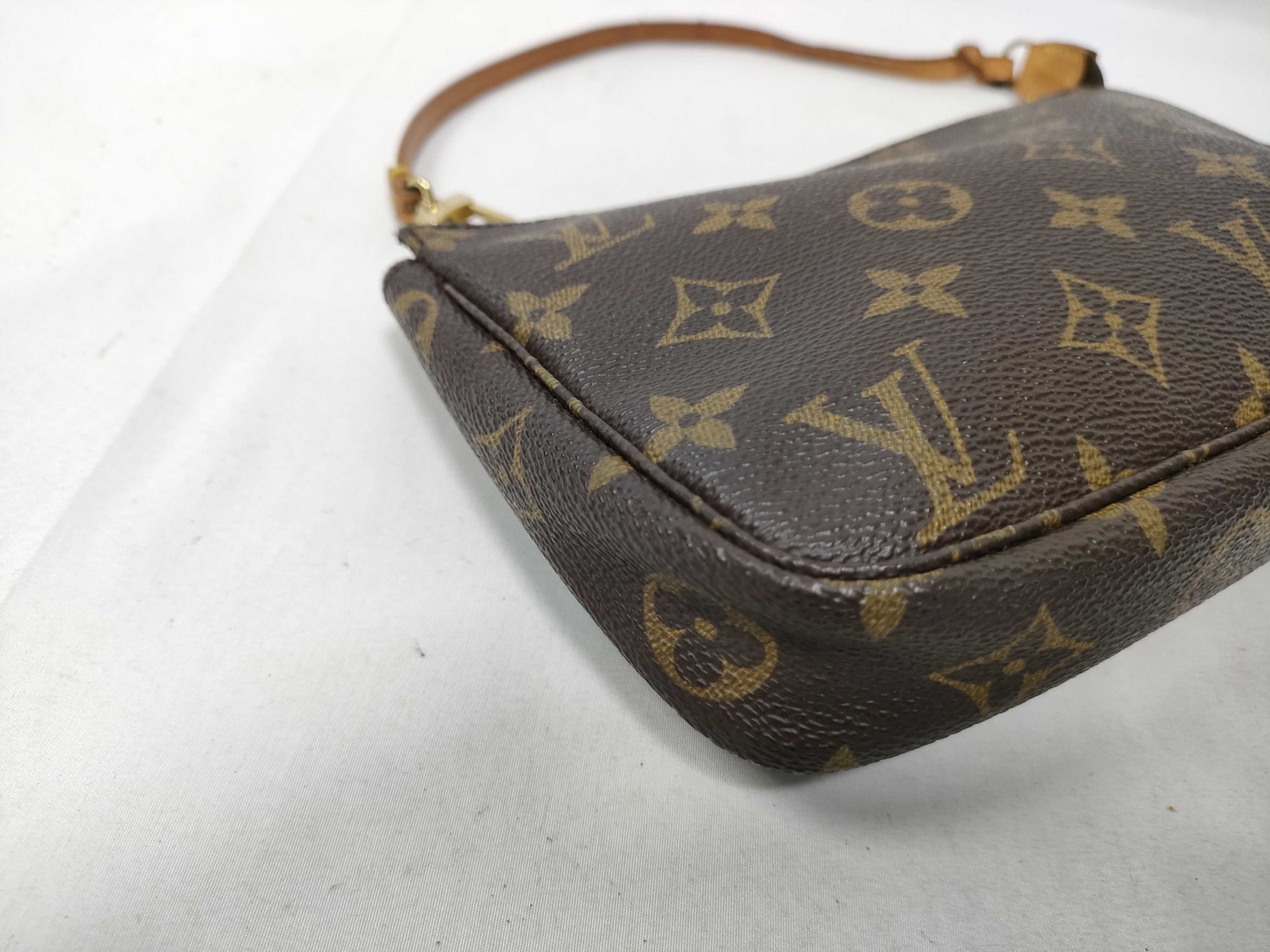 Monogram Louis Vuitton Monogram Accessoire Pouch — view 5