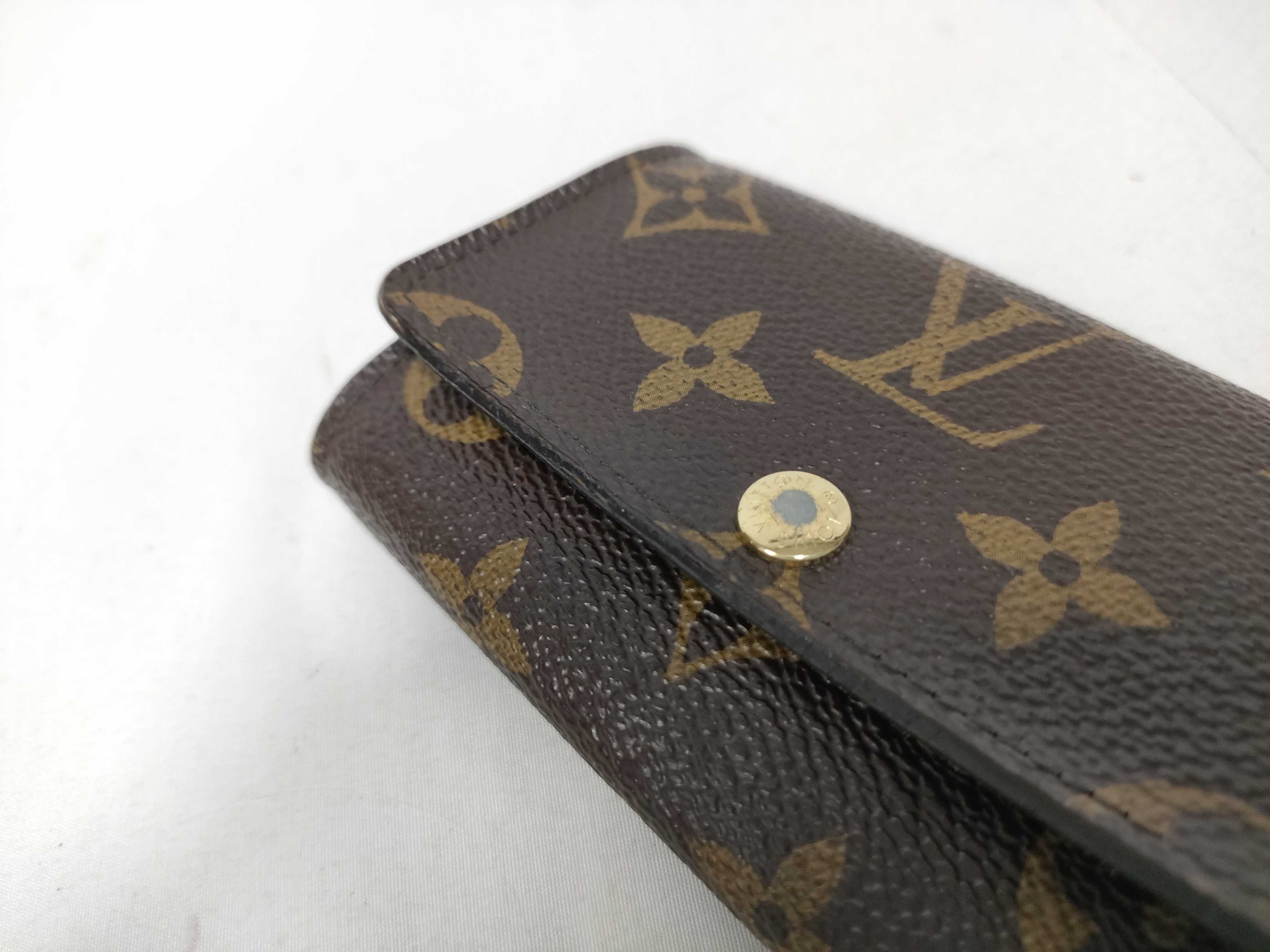 Monogram Vuitton Key Case — view 4