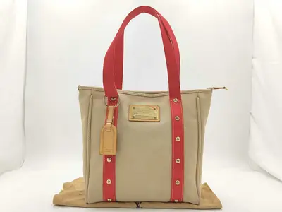Antigua Cabas MM Handbag