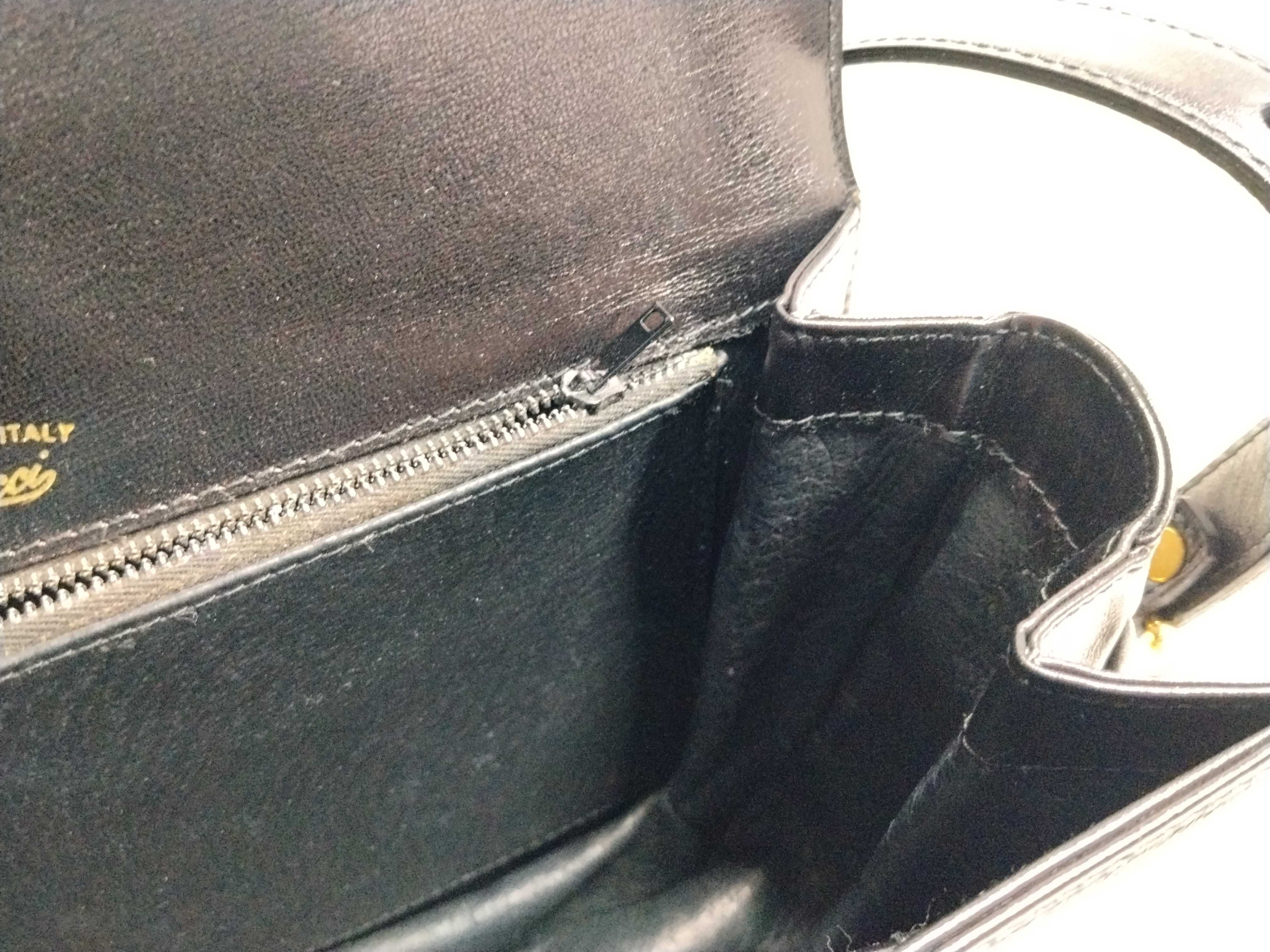 Old Interlocking G Shoulder Bag — view 12