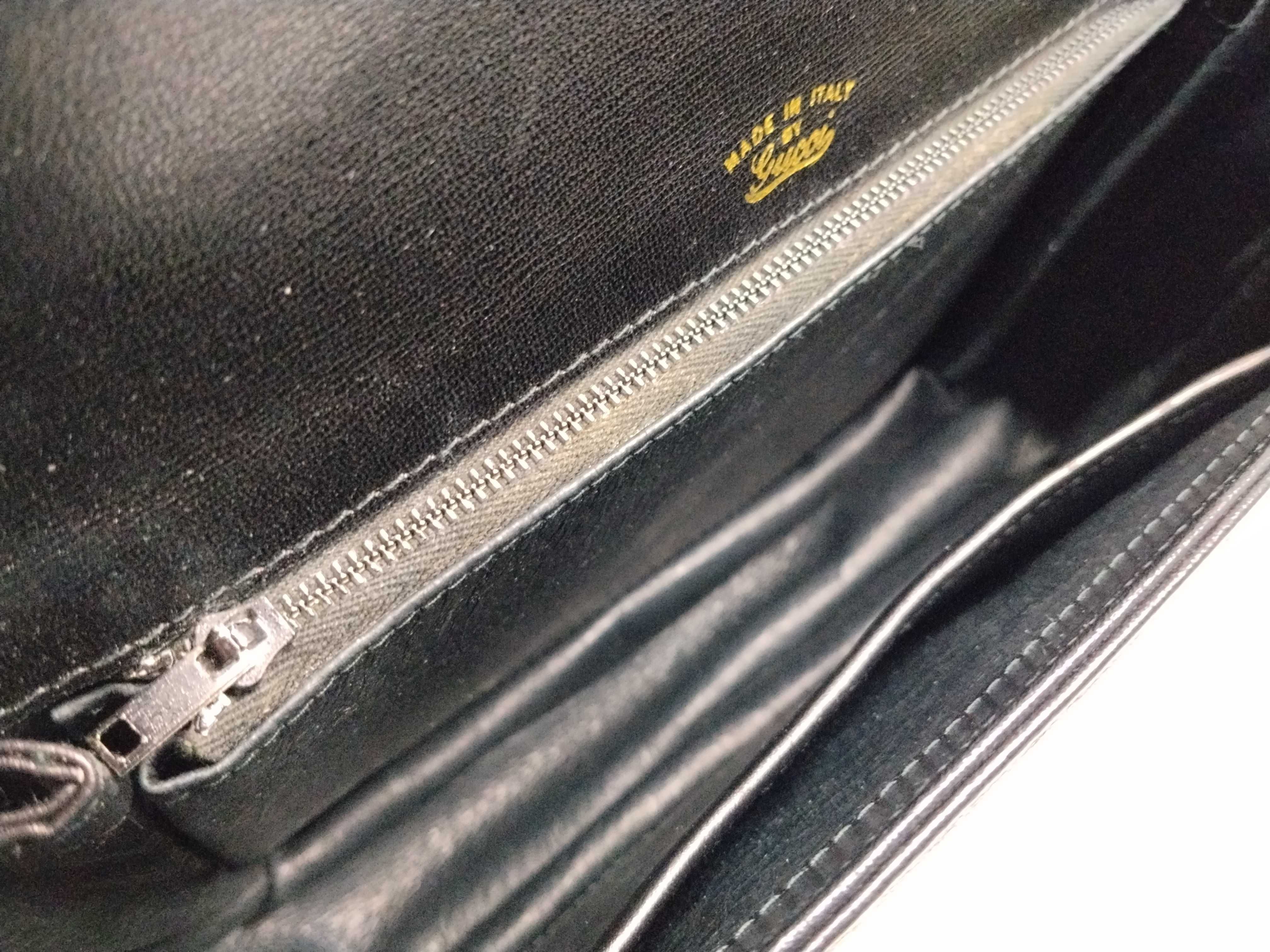 Old Interlocking G Shoulder Bag — view 14