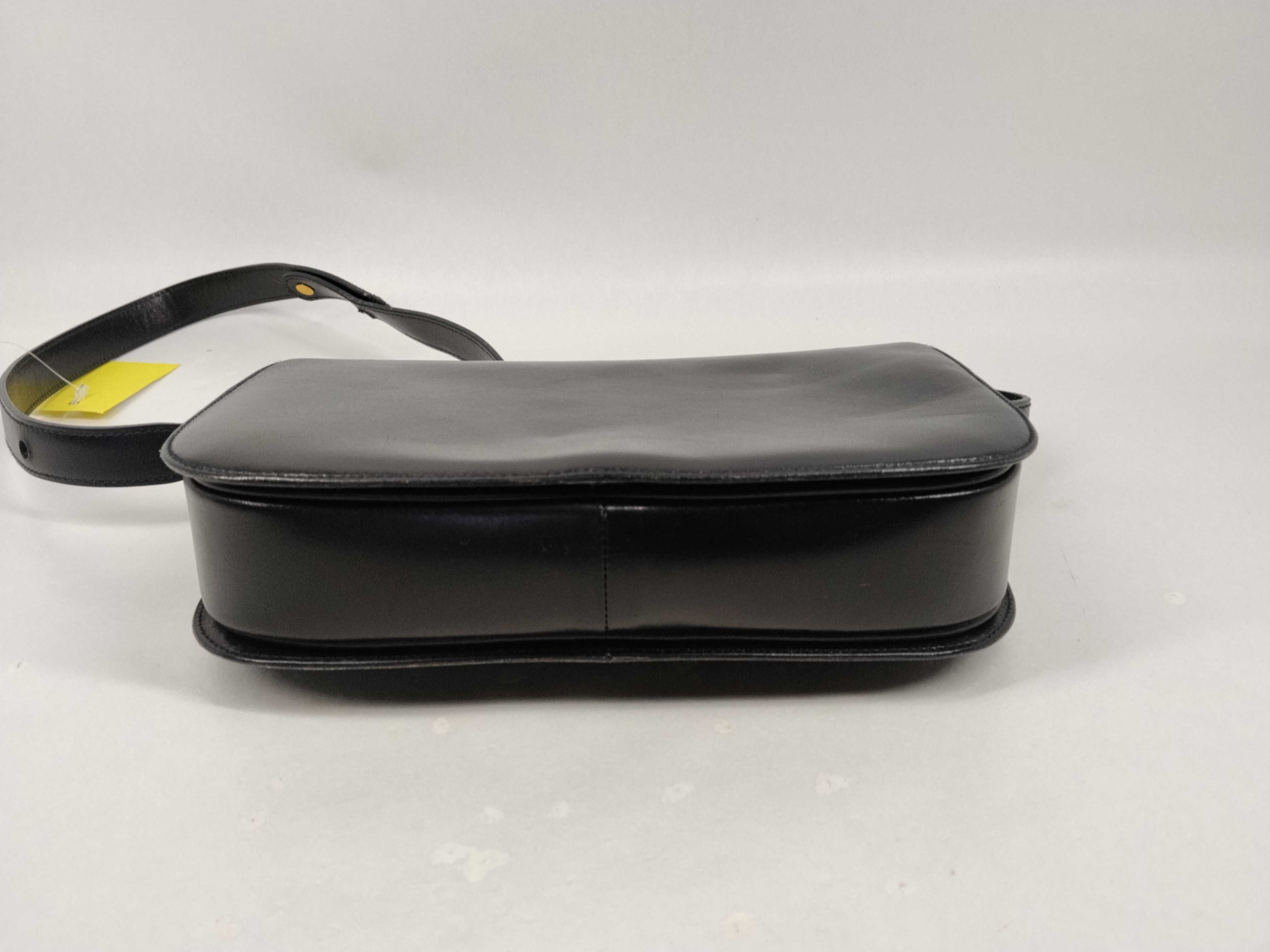 Old Interlocking G Shoulder Bag — view 3