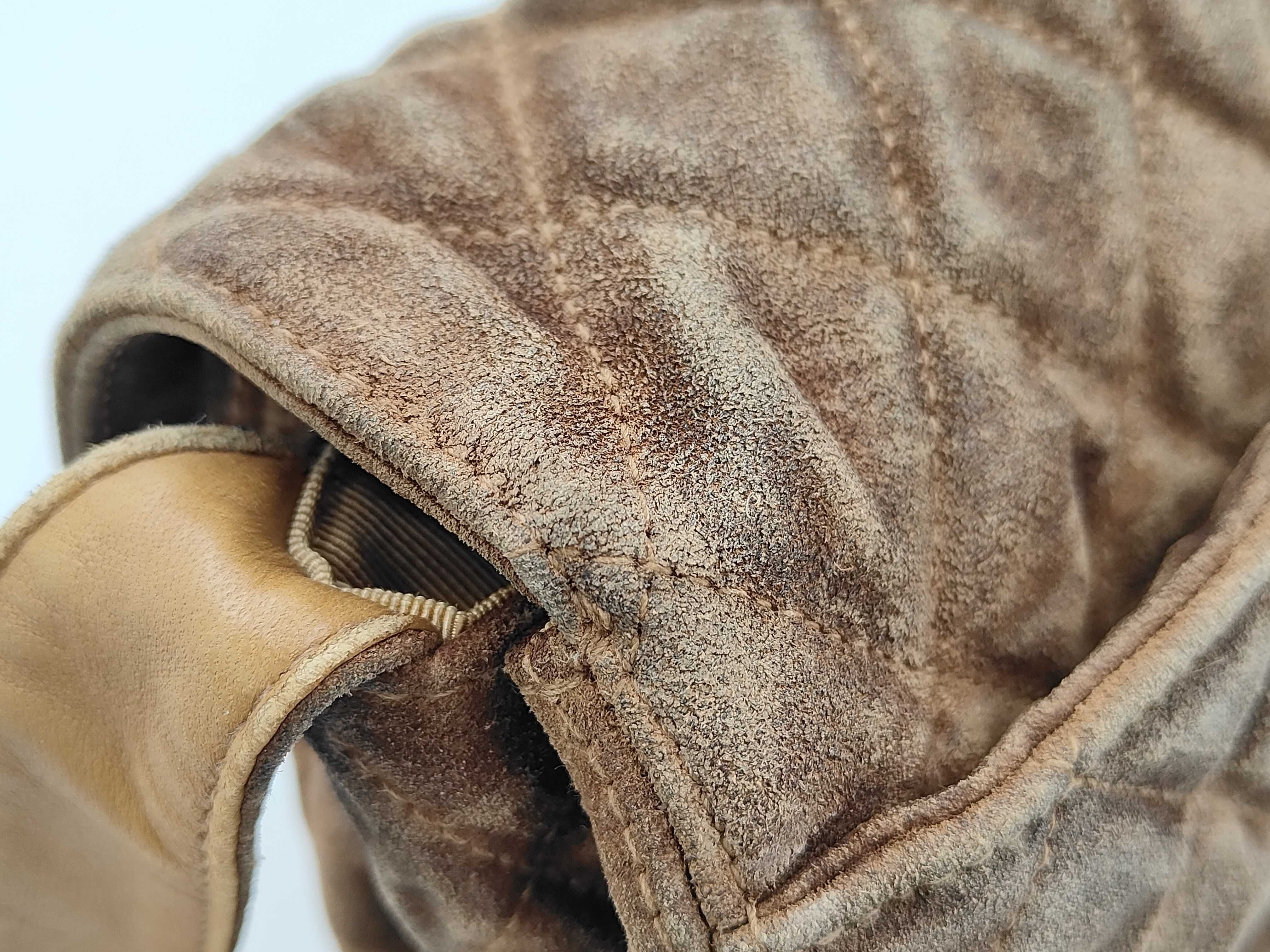 Matelassé Suede One-Shoulder Bag with Coco Mark Sticker and Dust Bag. — view 9