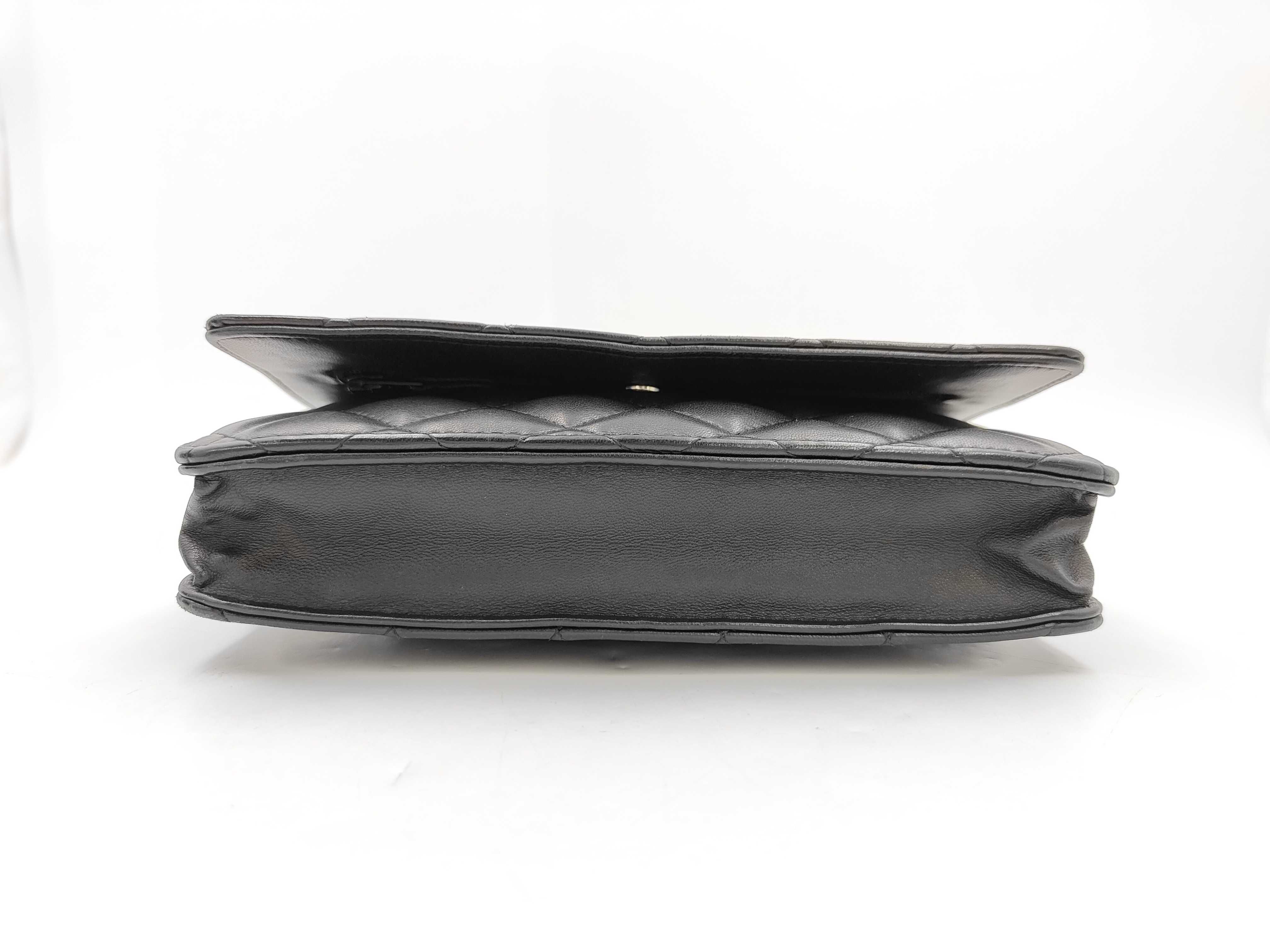 Chain Wallet Coco Mark Lambskin Serial Number 8 Shoulder Bag — view 4