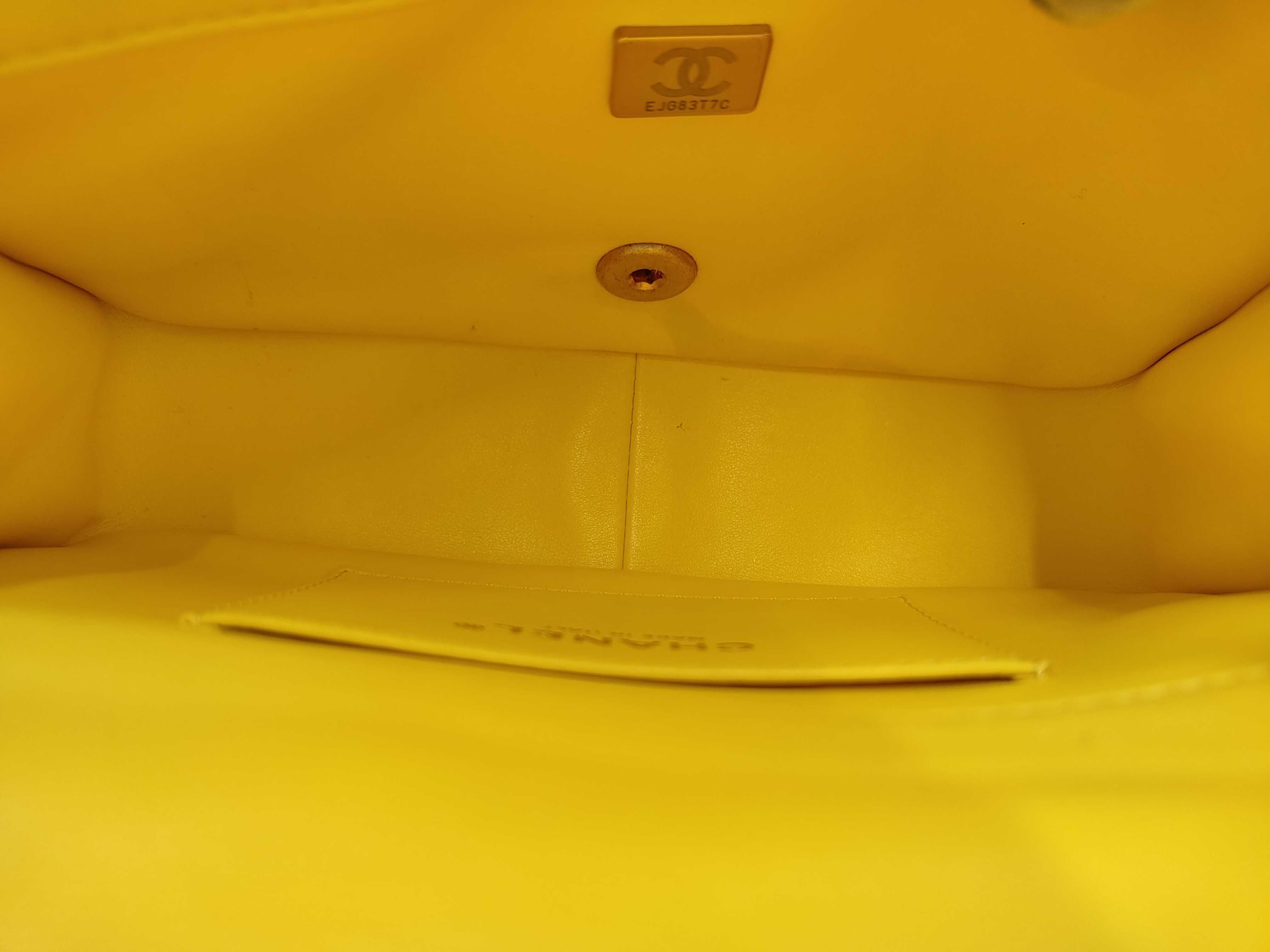 Matelasse Chain Shoulder Lamb Metallic Yellow Shoulder Bag — view 9