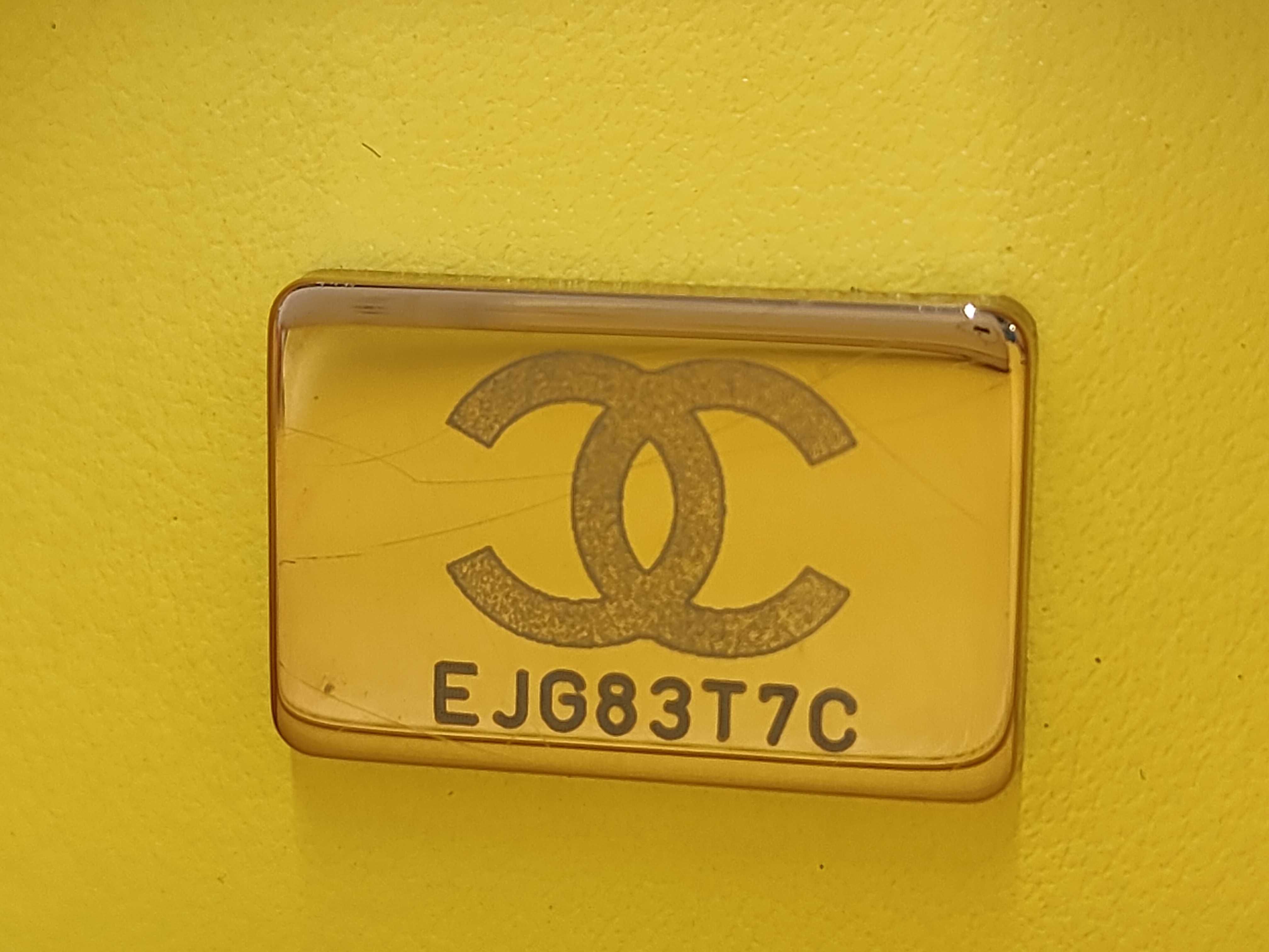 Matelasse Chain Shoulder Lamb Metallic Yellow Shoulder Bag — view 10