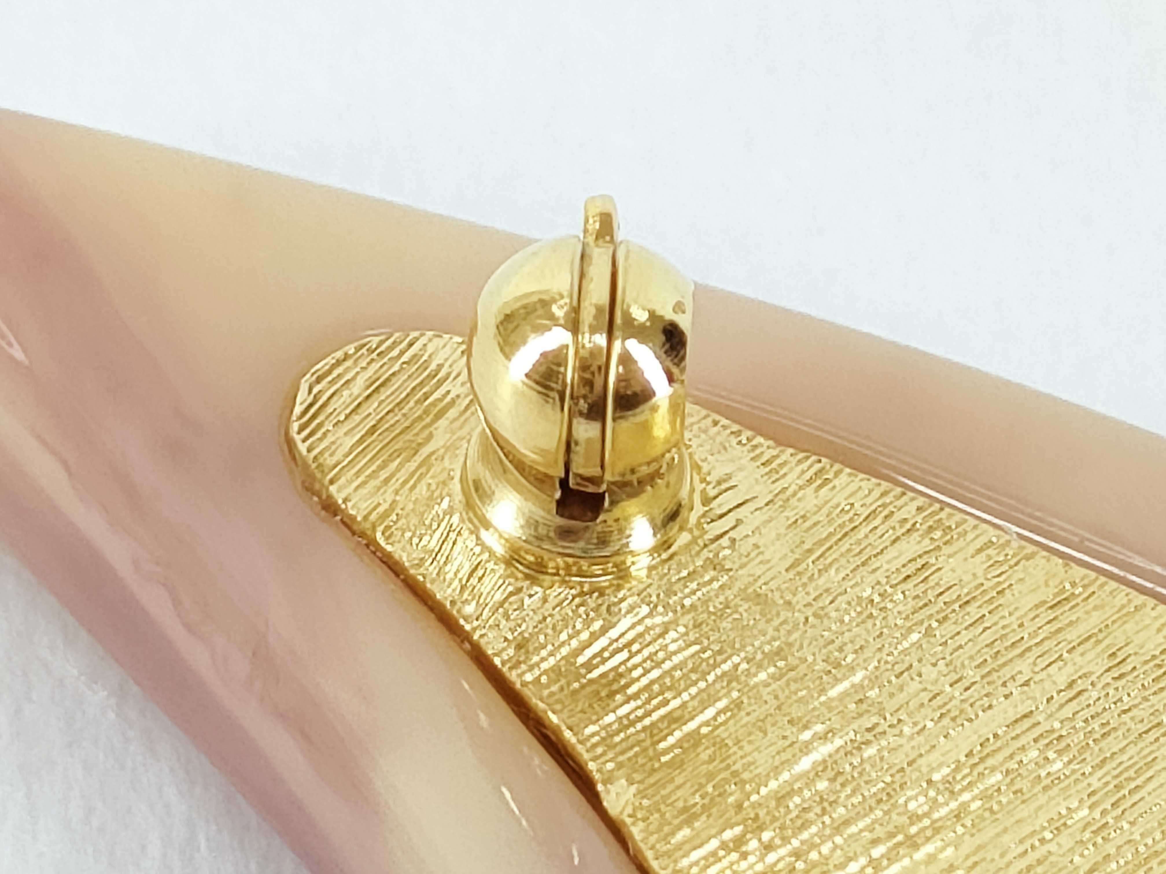 brooch — view 5