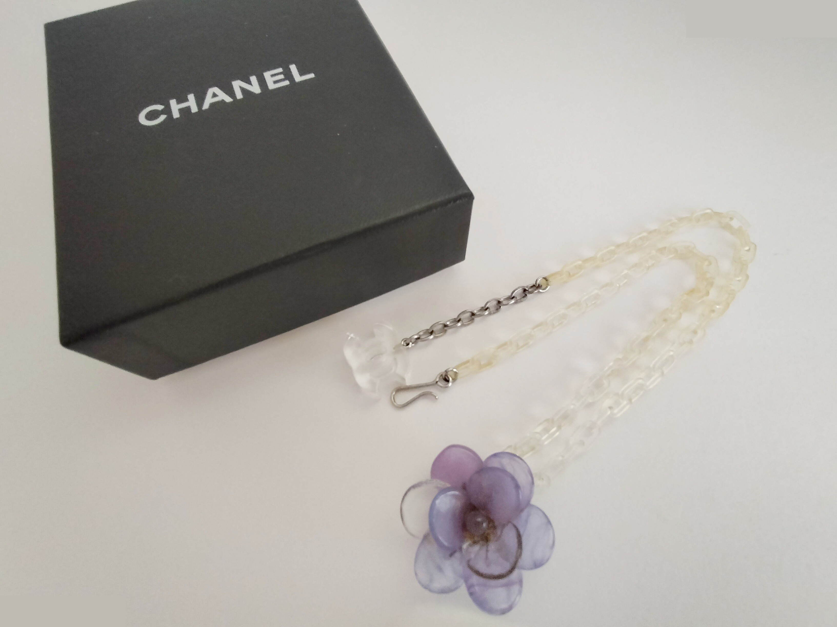 Coco Camellia Plastic Necklace Chain (approx. 42cm) — view 2