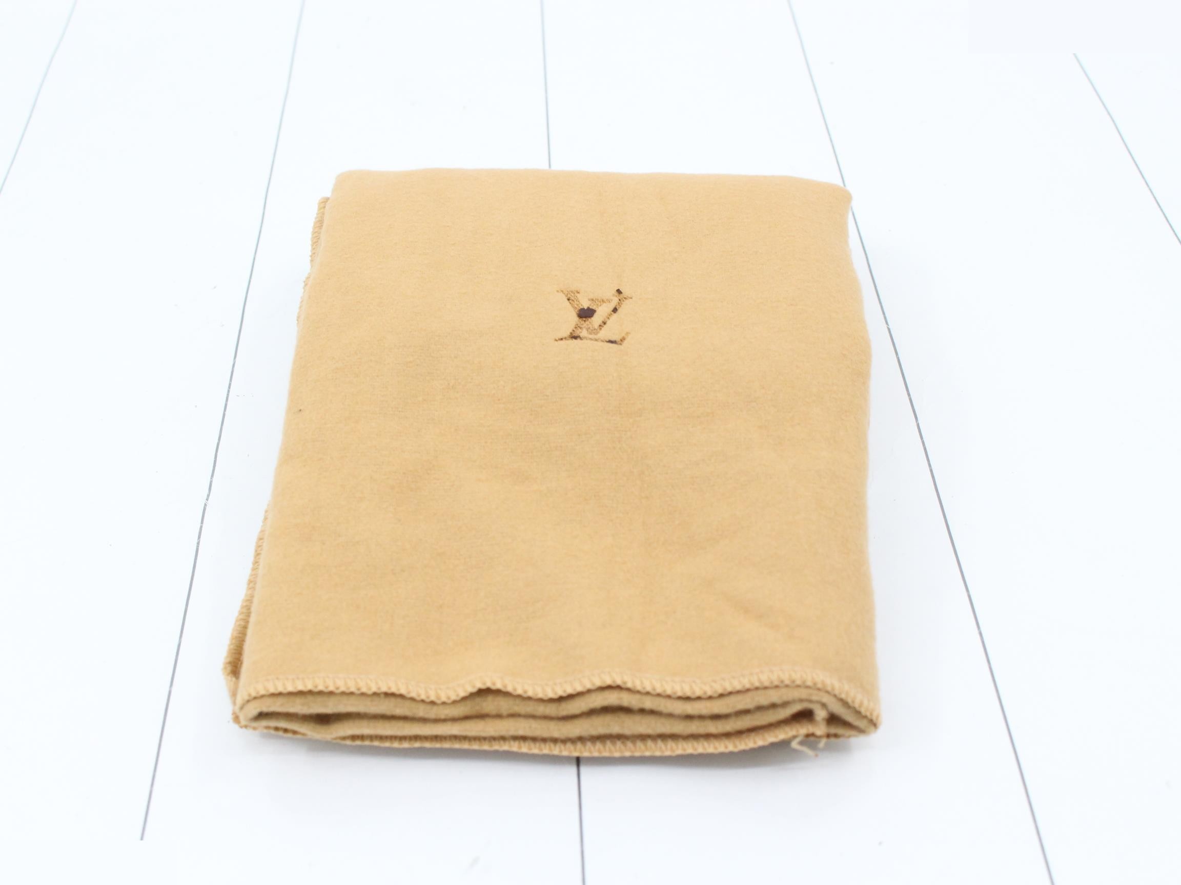 Bucket PM with pouch — view 7