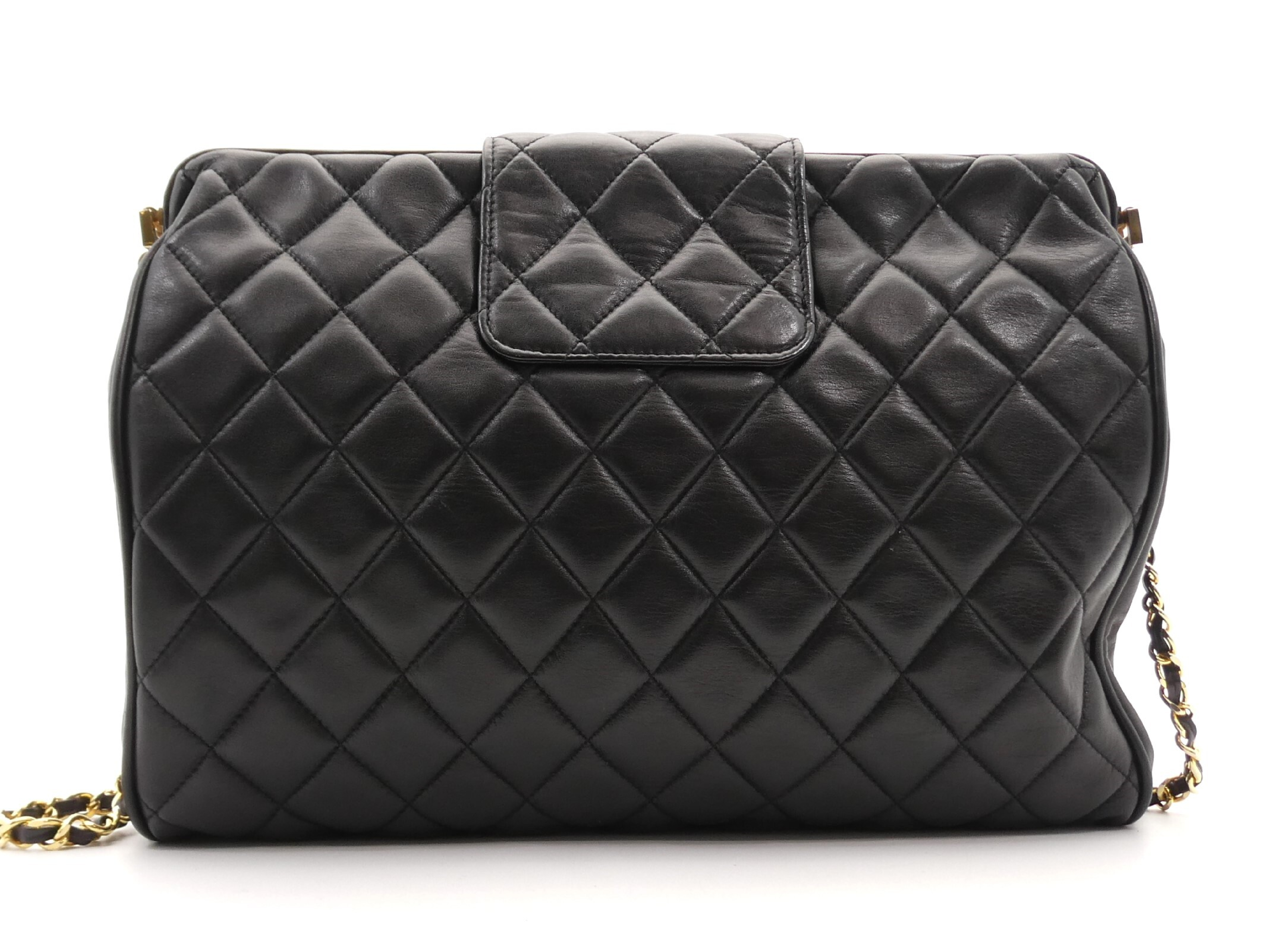 Matelassé Coco Mark Turnlock Chain Shoulder Bag — view 2