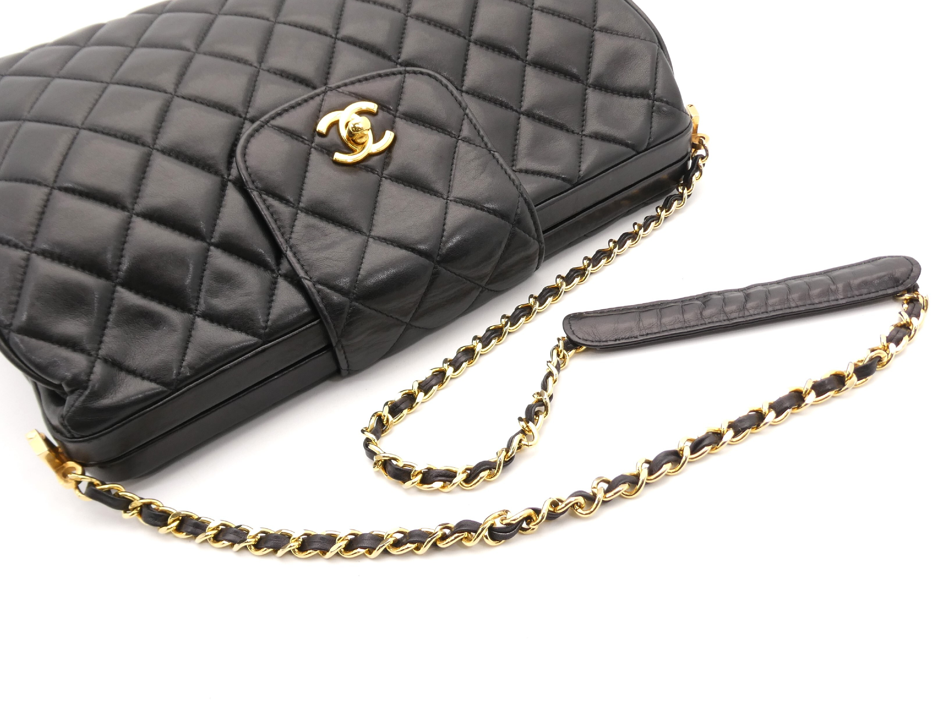 Matelassé Coco Mark Turnlock Chain Shoulder Bag — view 6