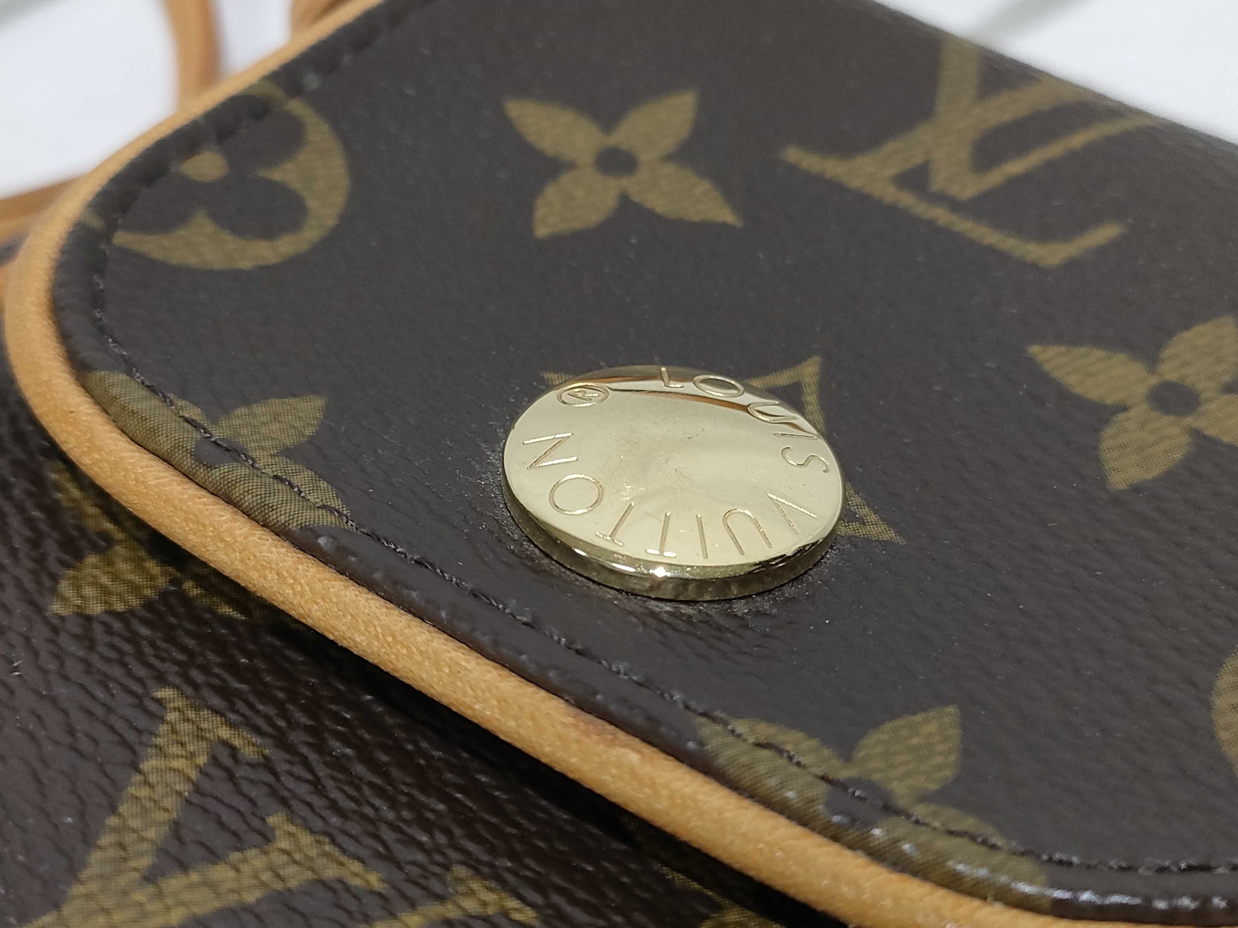 Monogram Pochette Cancun M60018 MI0057 Shoulder Bag — view 8