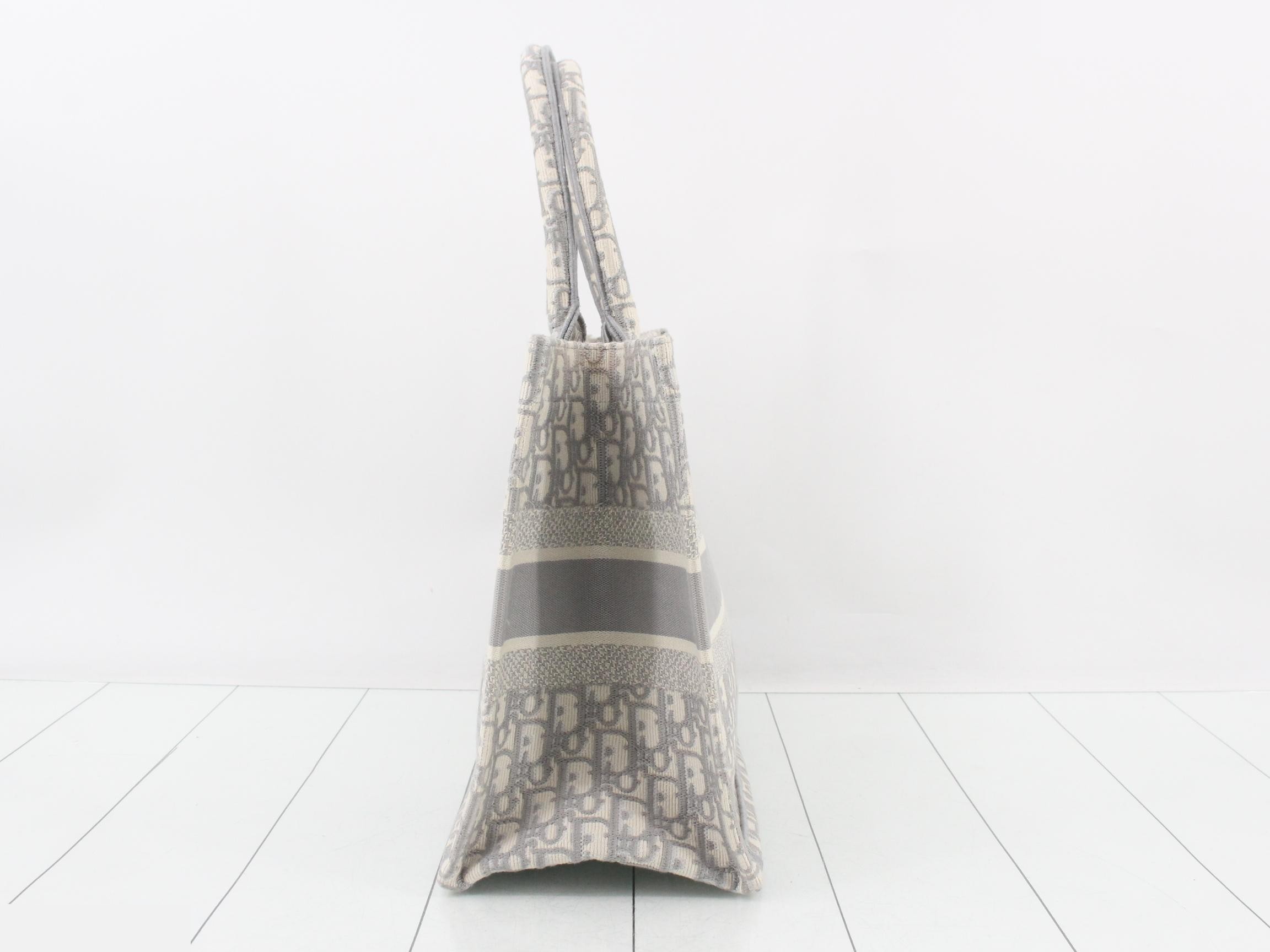 Book Tote Handbag — view 3