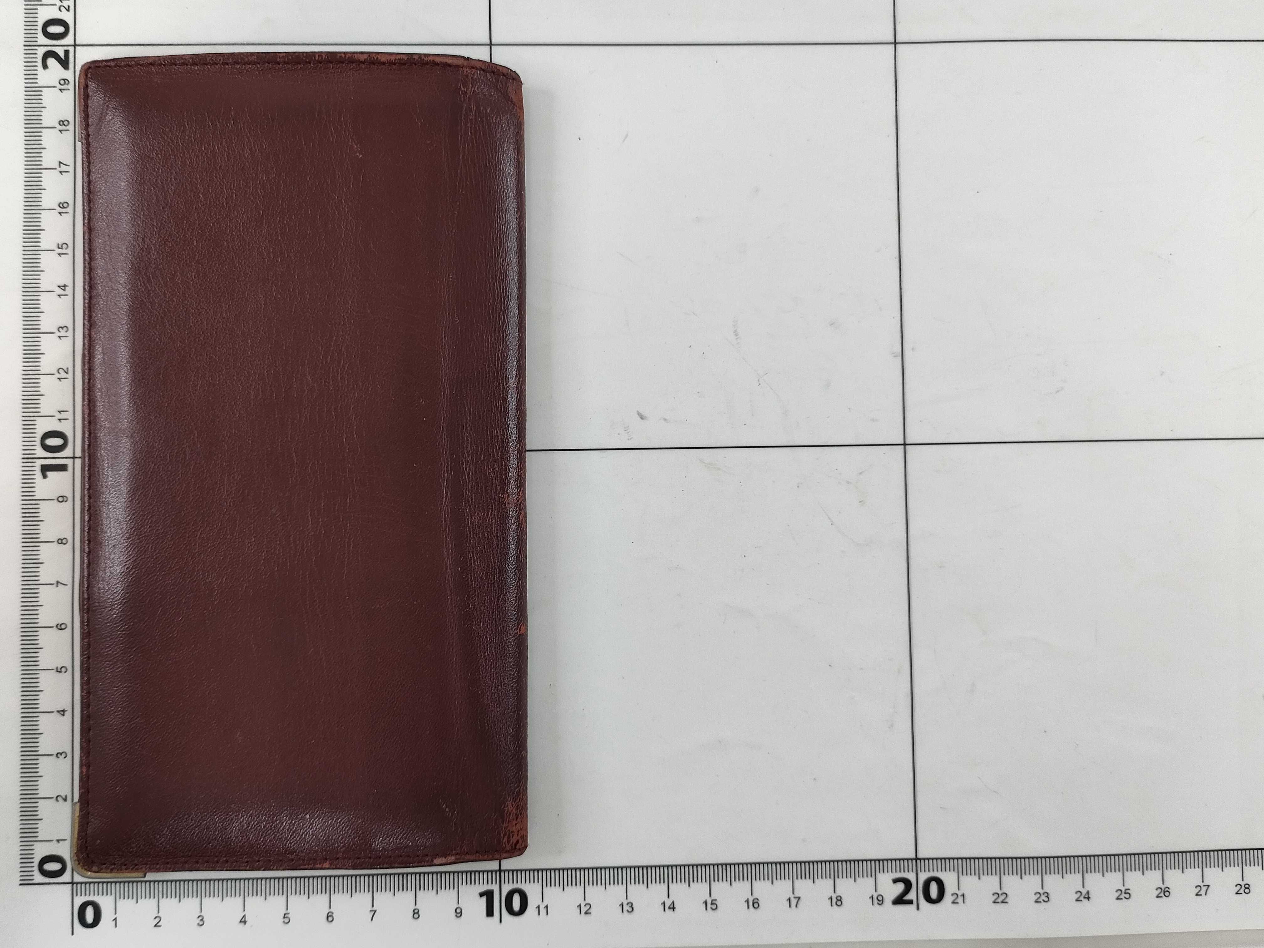 Must line long wallet/billfold — view 2