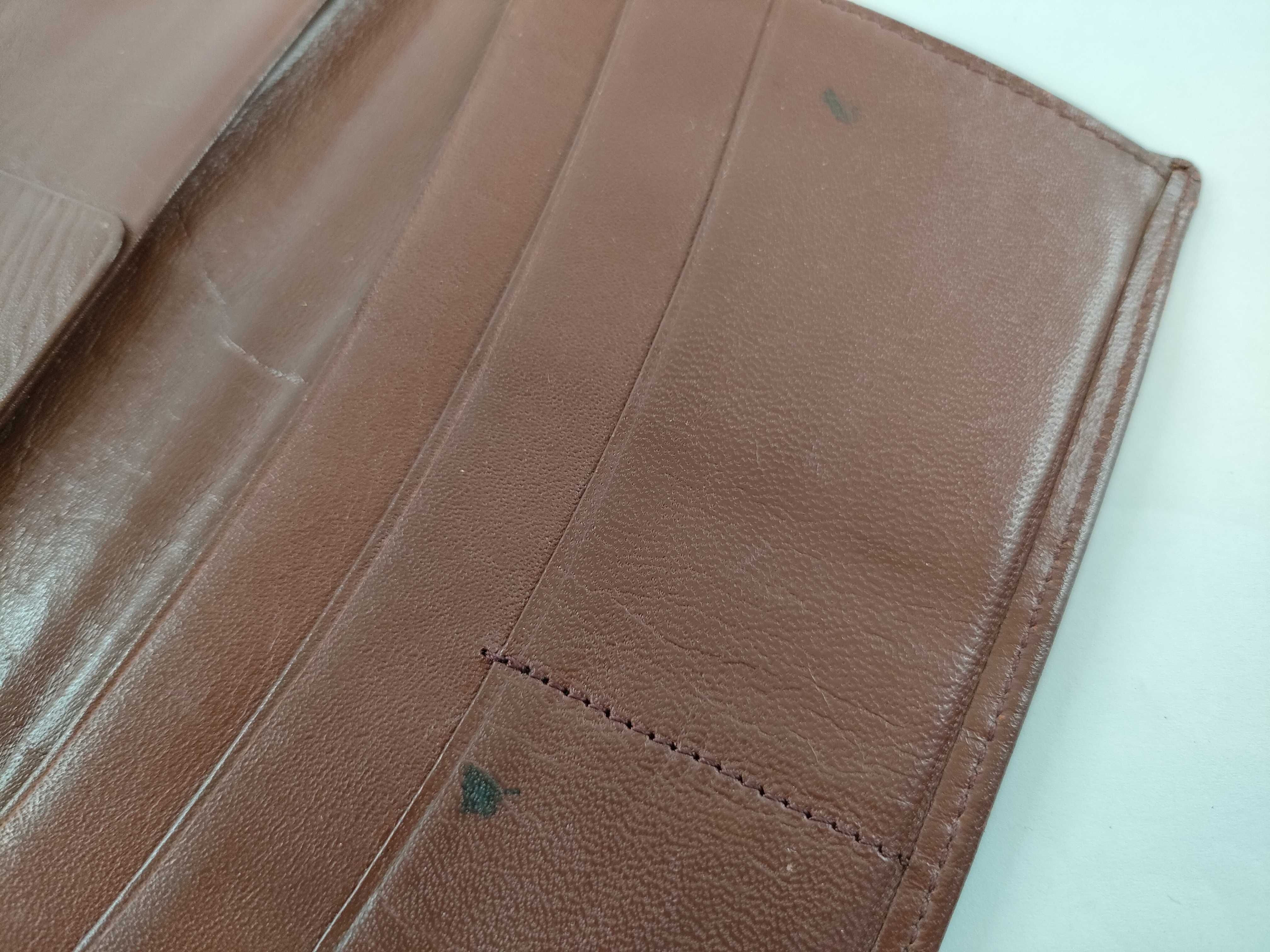 Must line long wallet/billfold — view 9