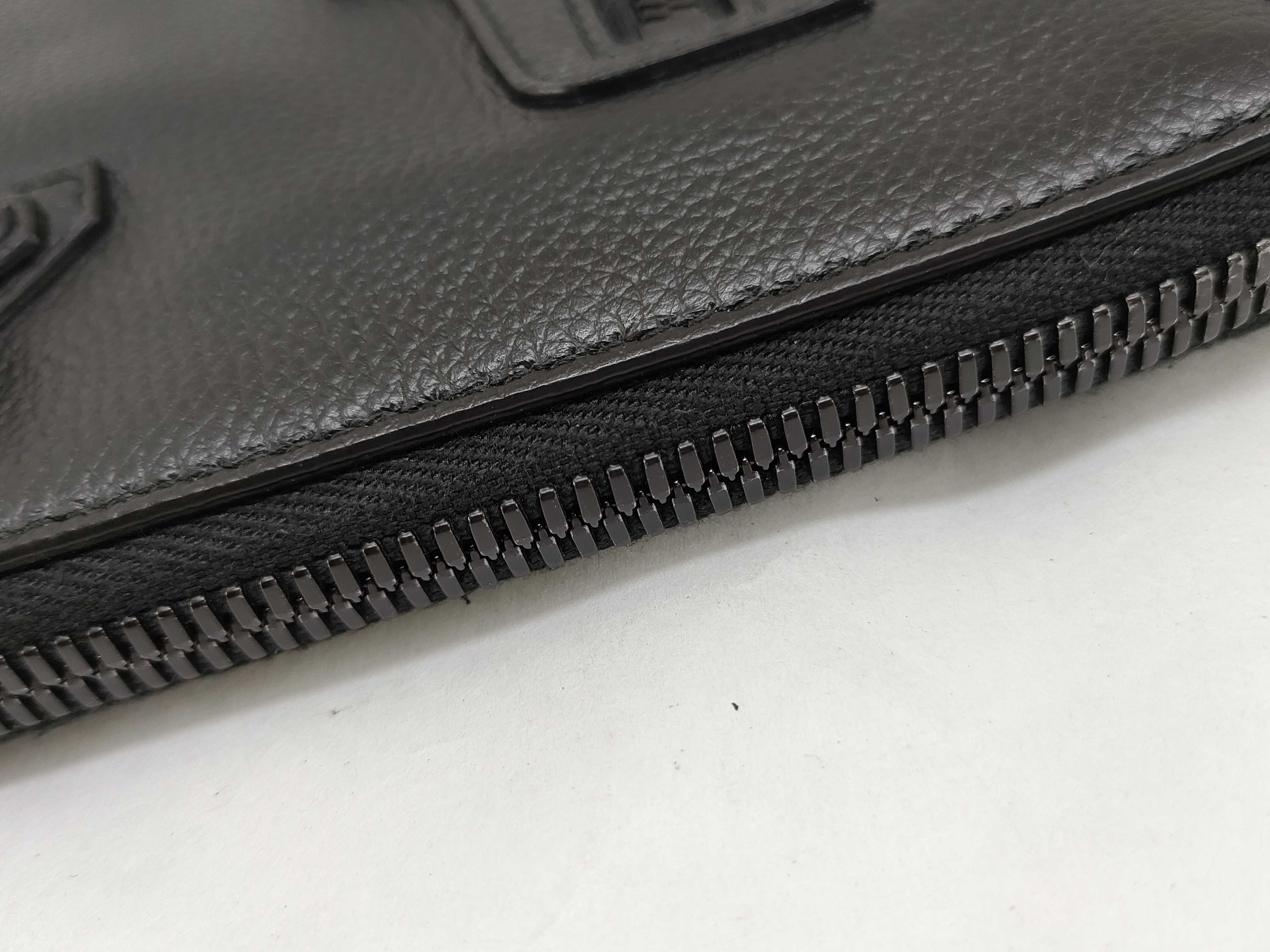 City Shoulder Bag, Black Shoulder Bag — view 6