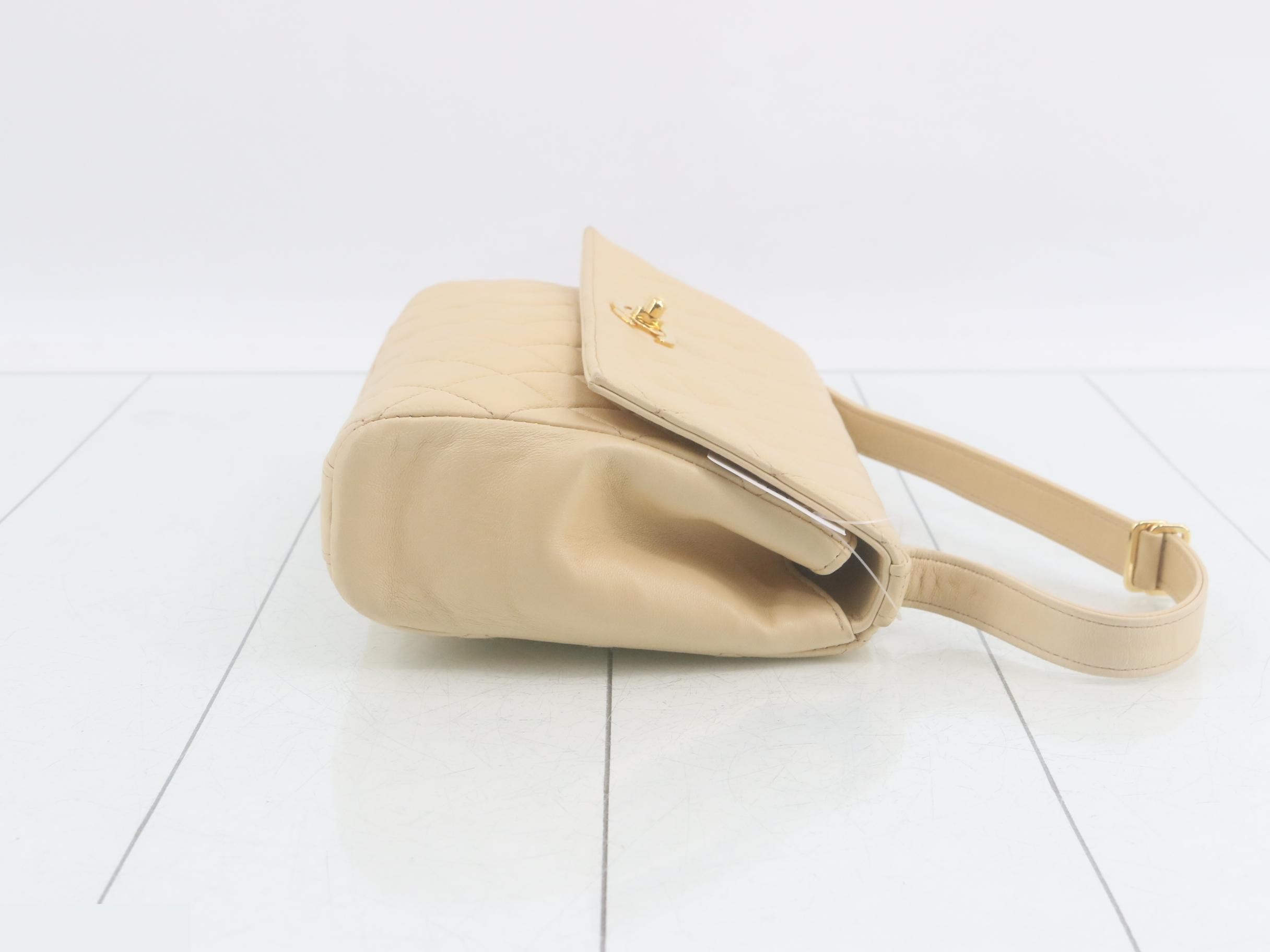 Matelassé (bag) - Lambskin handbag — view 3