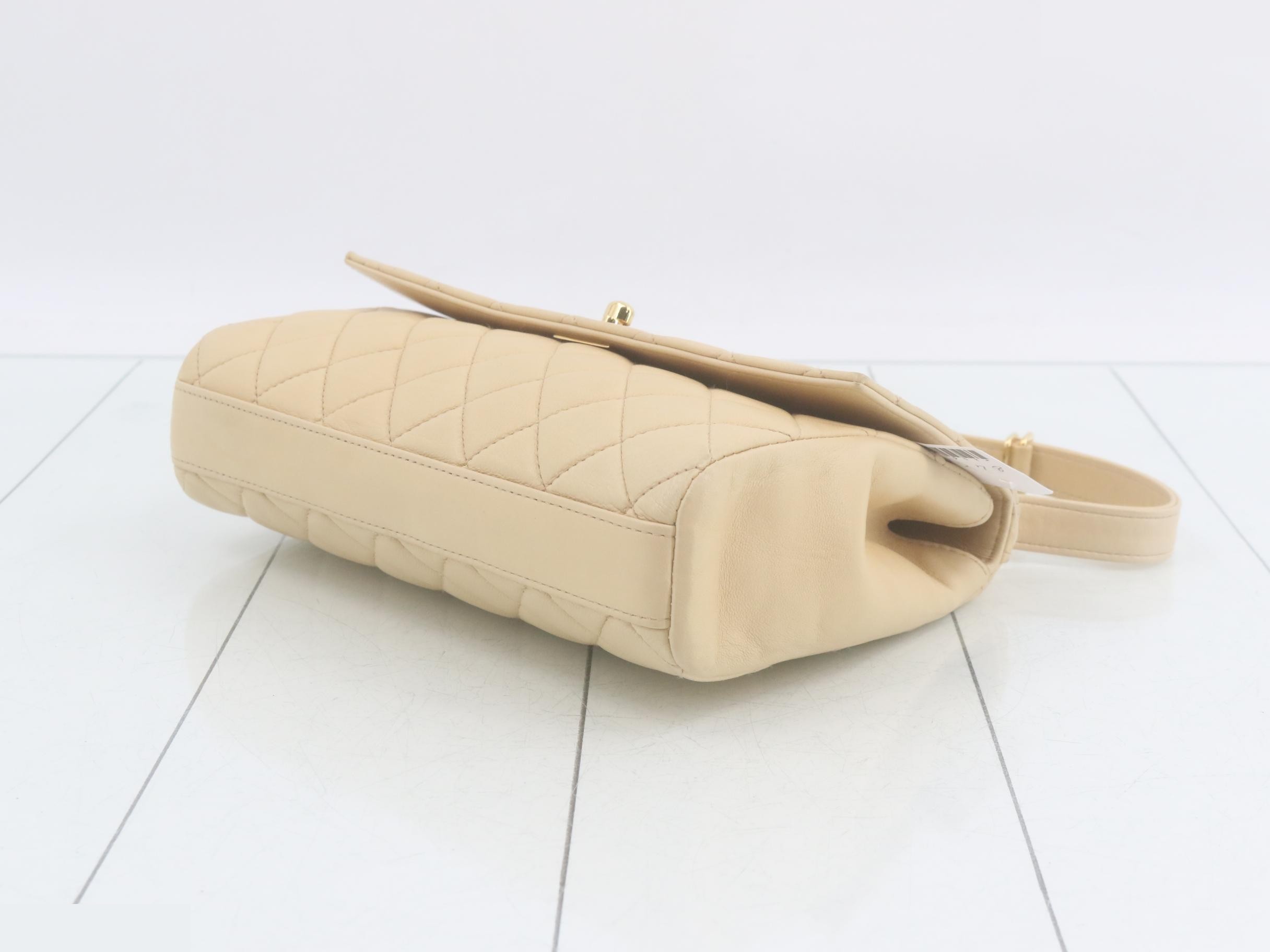 Matelassé (bag) - Lambskin handbag — view 6