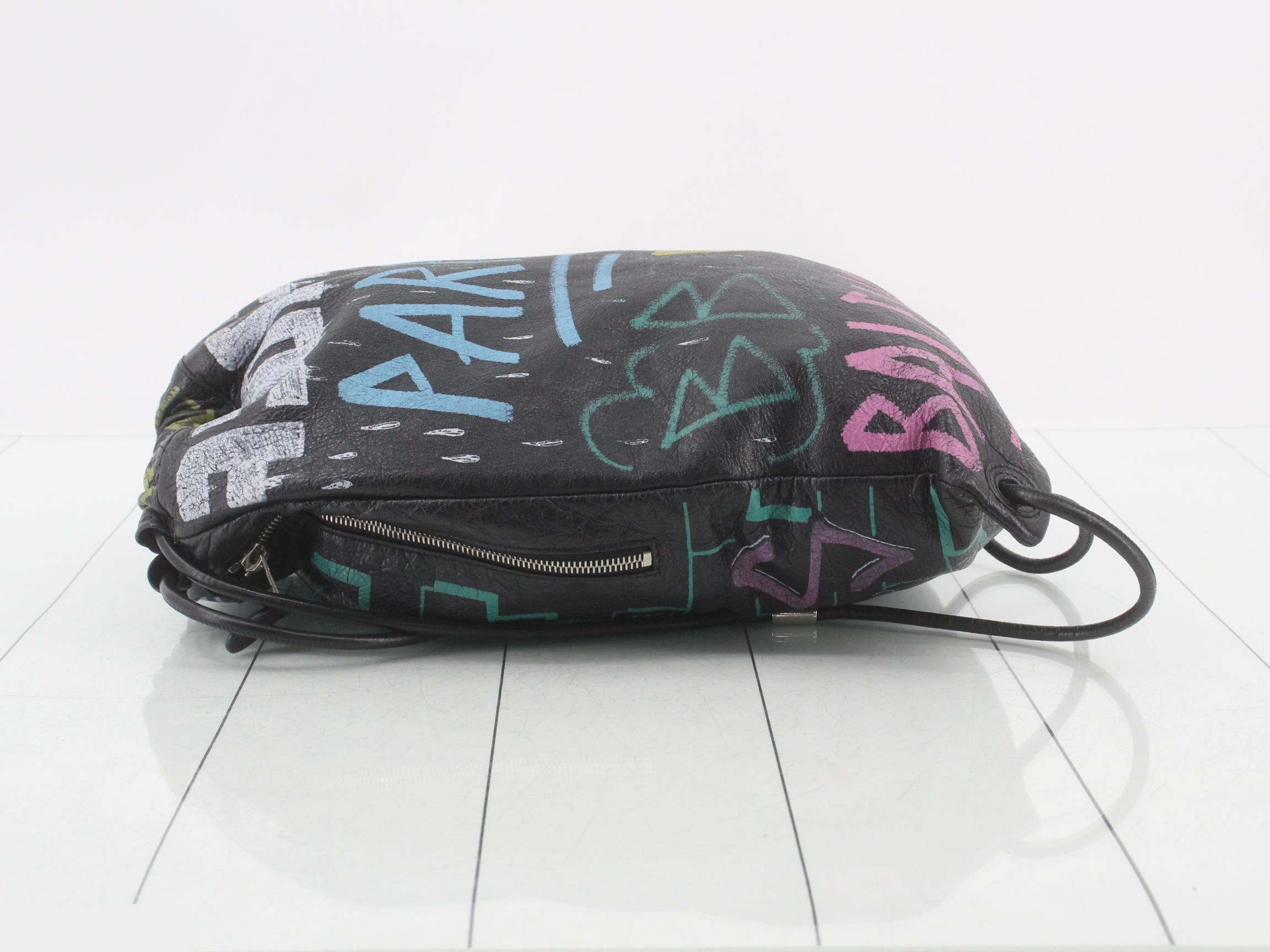 Graffiti Bazaar Drawstring Bag Backpack — view 4