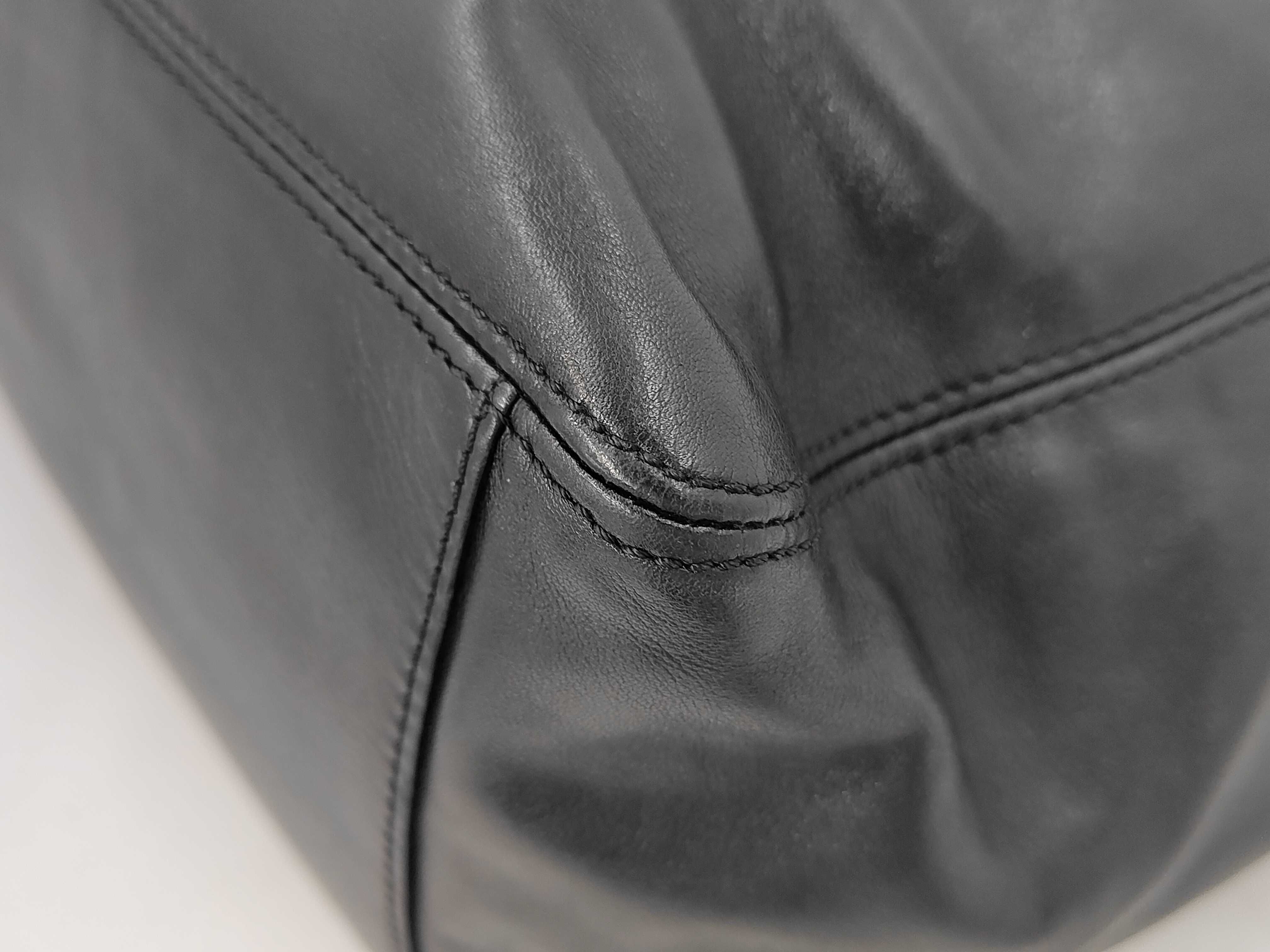 Coco Mark Plastic Chain Lambskin Black Tote Bag — view 4
