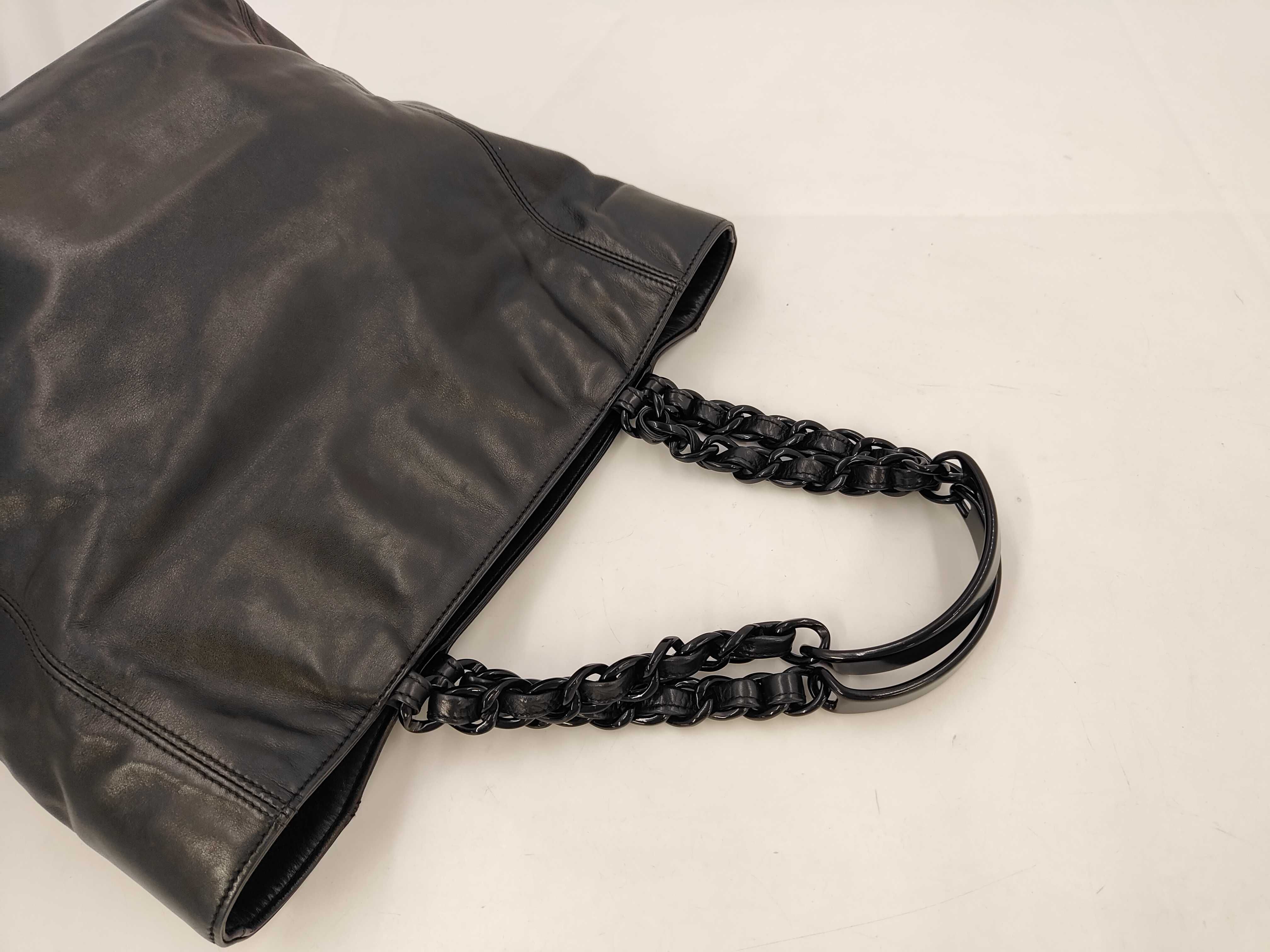 Coco Mark Plastic Chain Lambskin Black Tote Bag — view 5