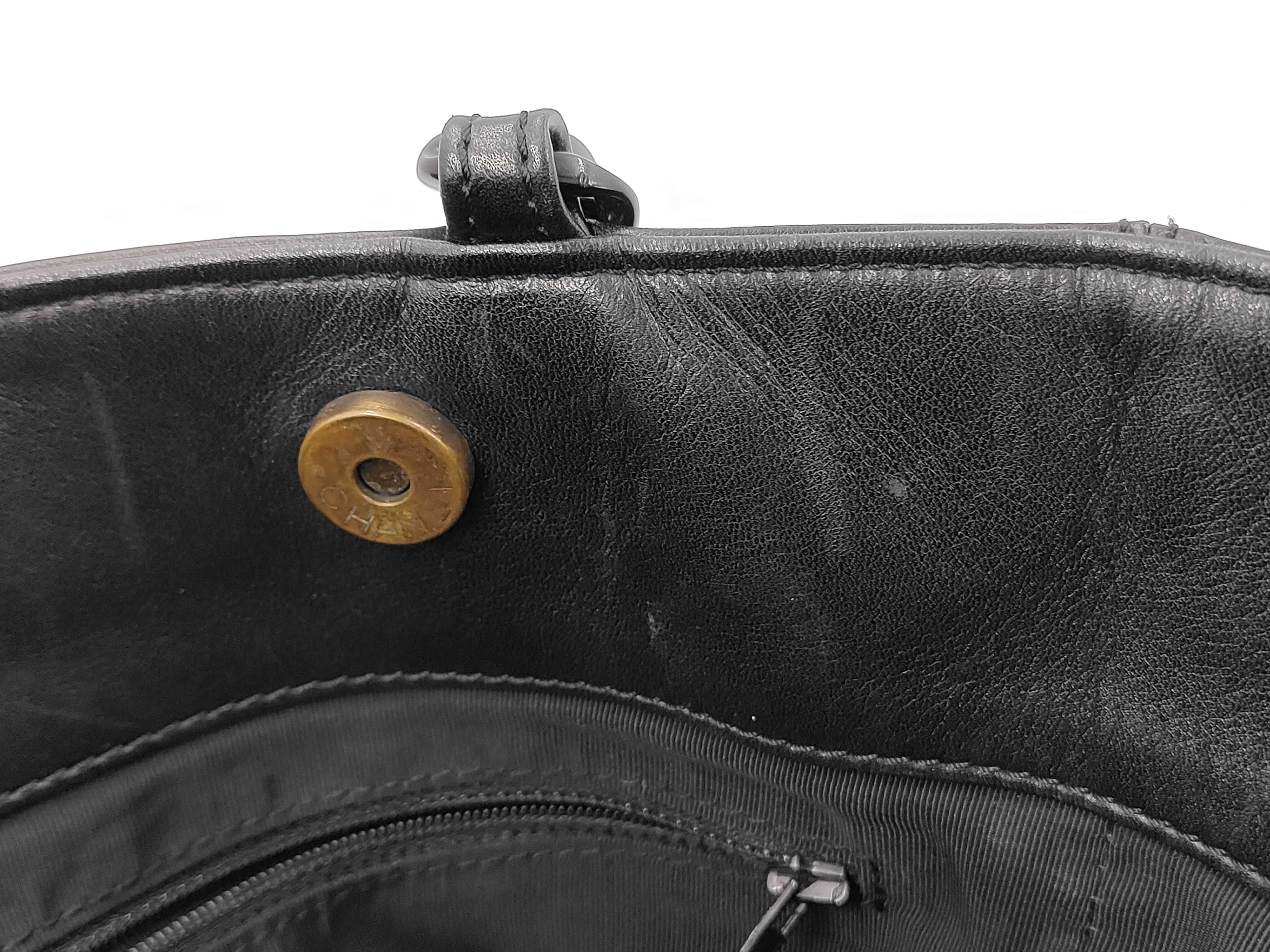 Coco Mark Plastic Chain Lambskin Black Tote Bag — view 9