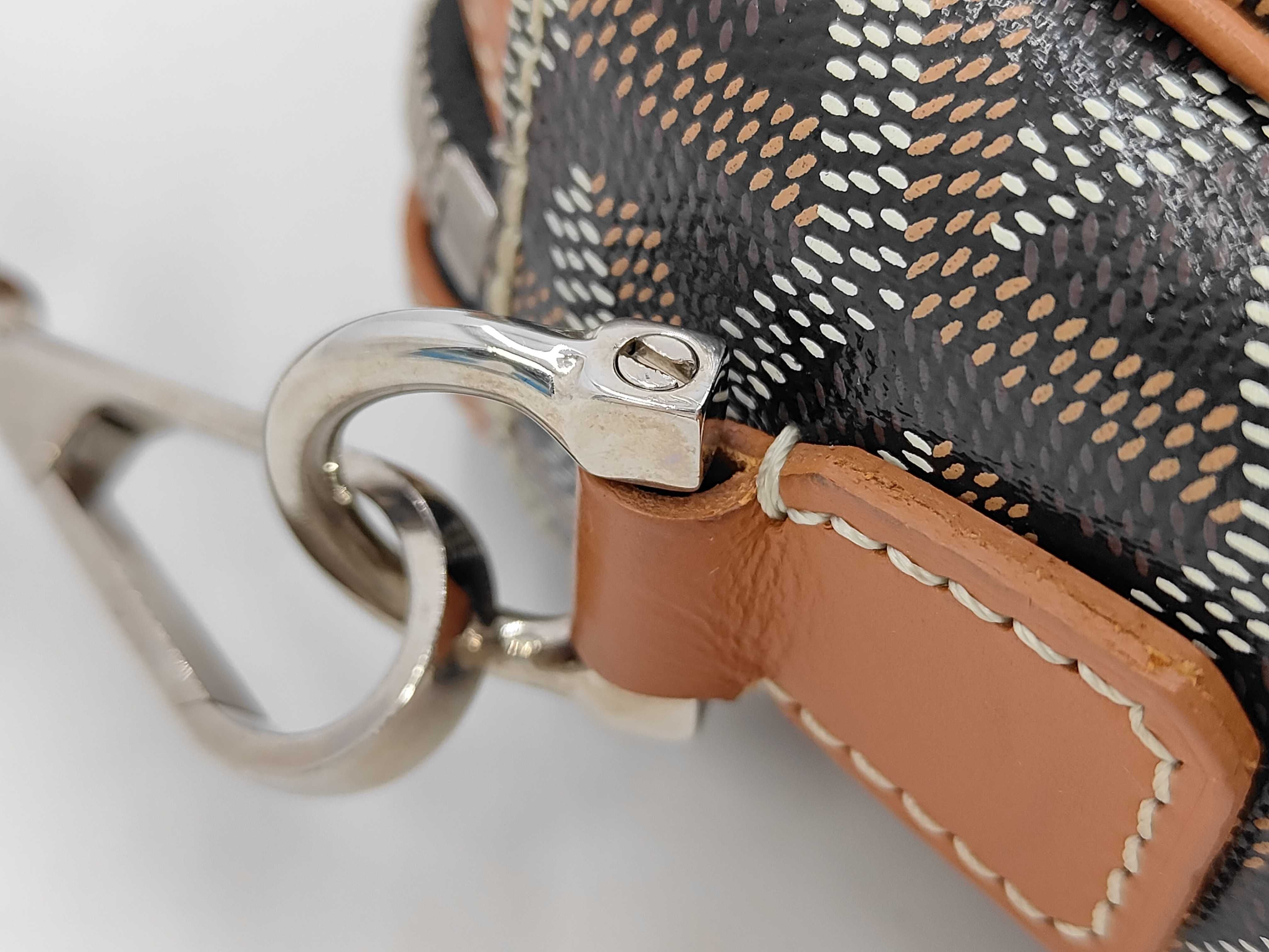 camera shoulder bag — view 3