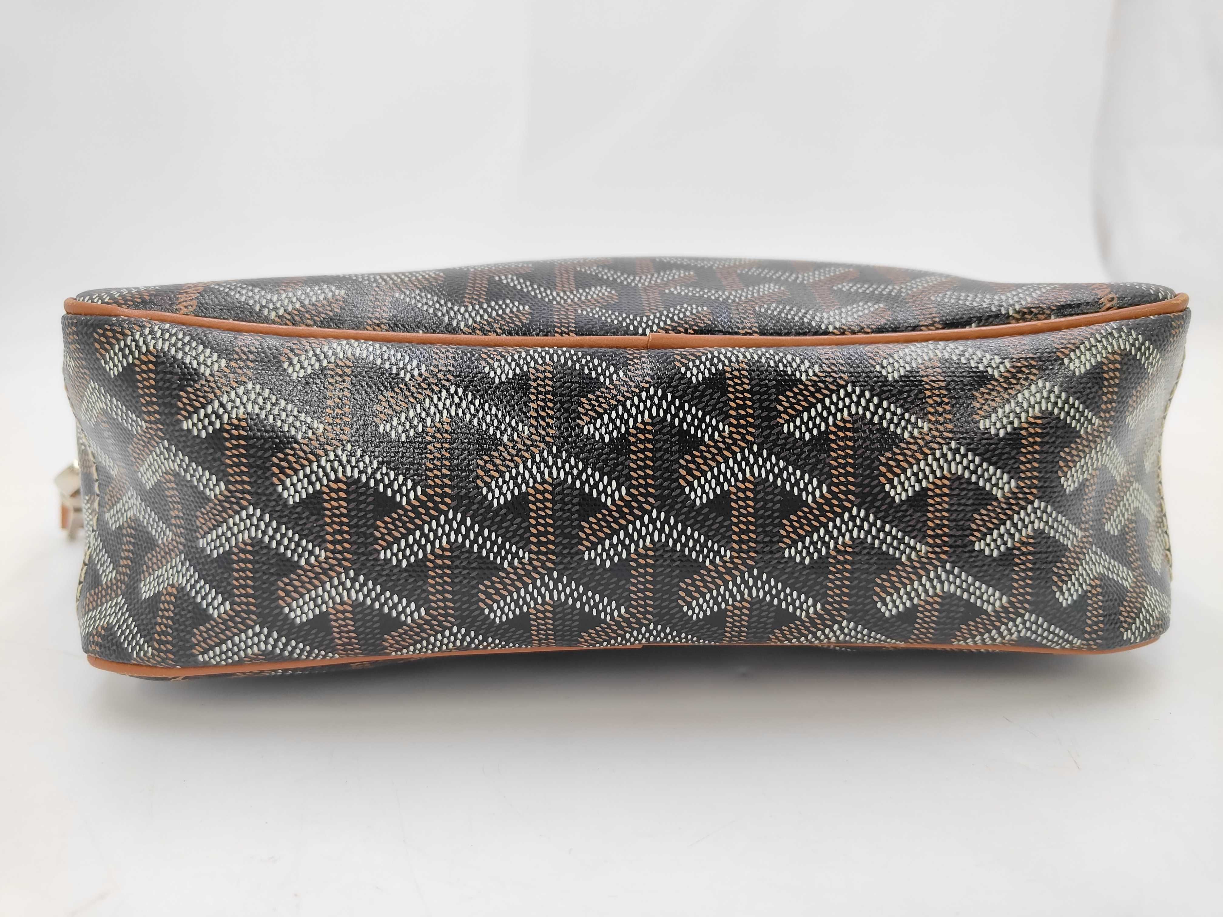 camera shoulder bag — view 7