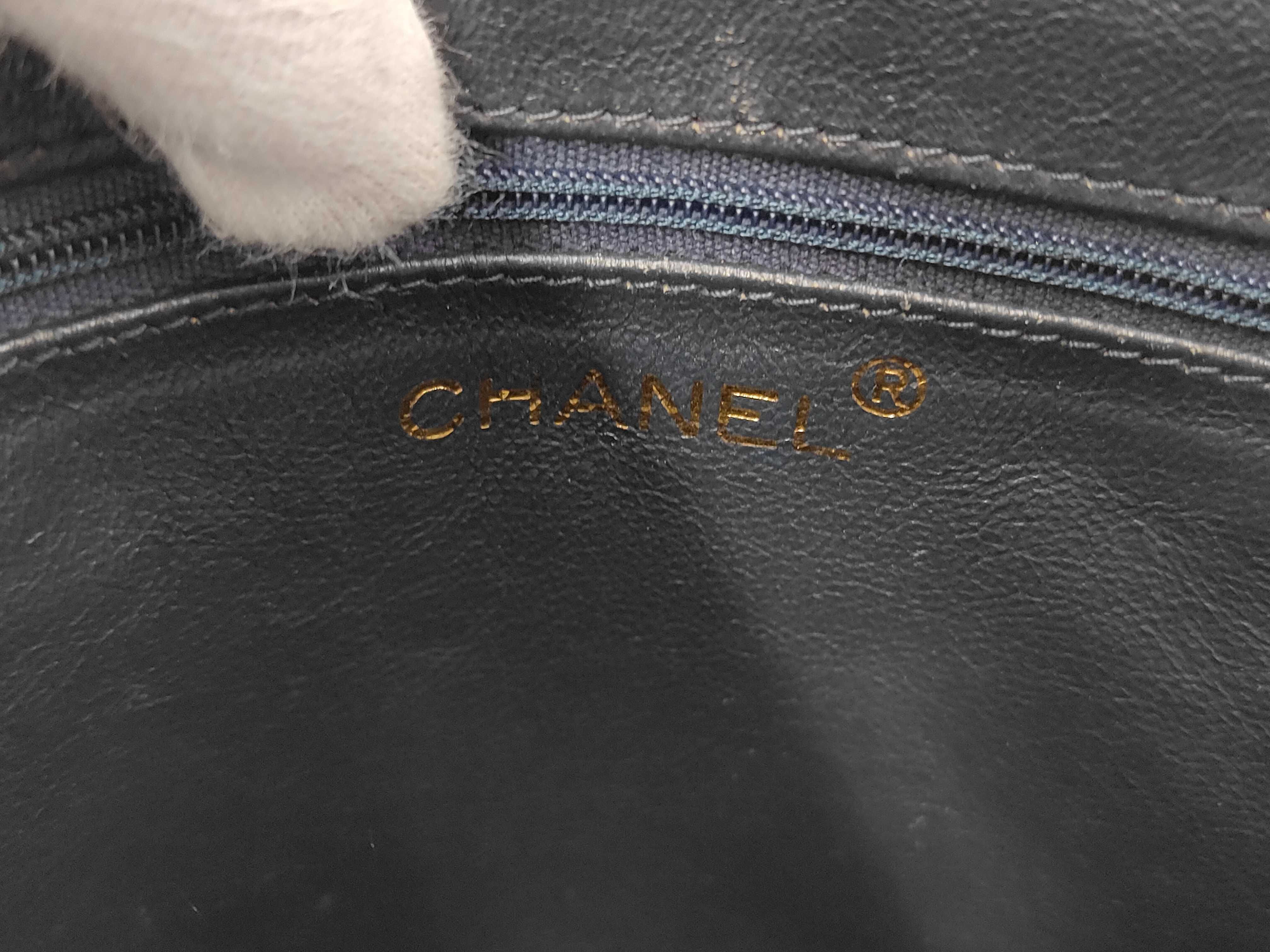 Matelassé Lambskin Shoulder Bag (Serial Number 0) — view 10