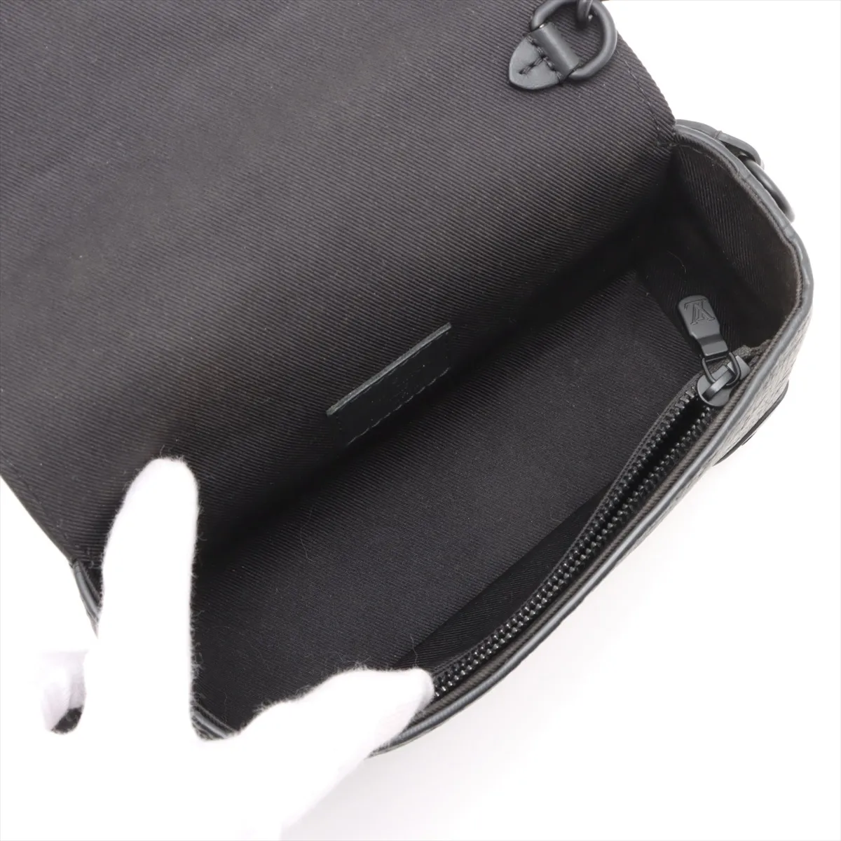Taurillon Monogram Steamer Wearable Wallet M81746 Black — view 6